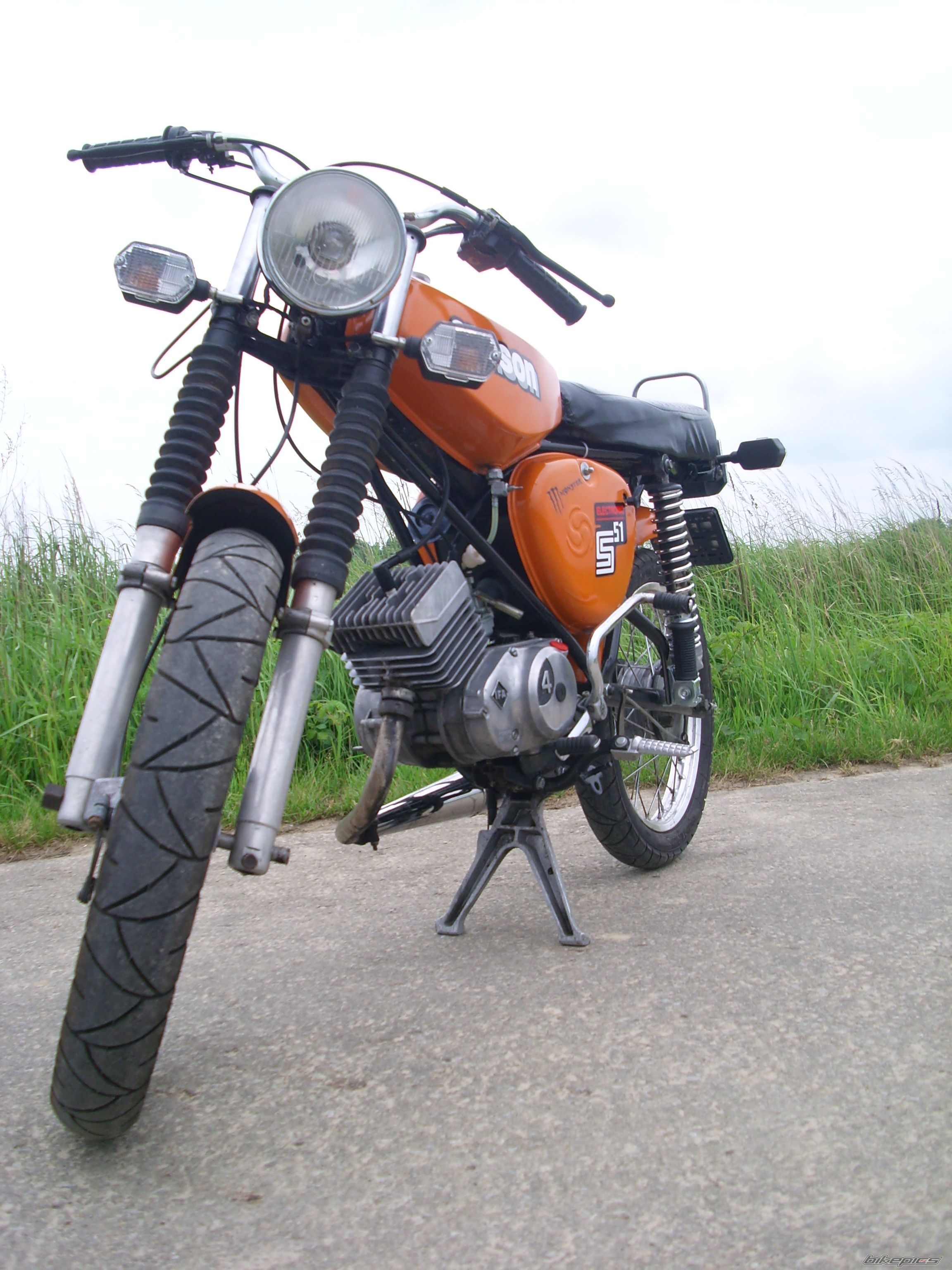 Photo 2412639