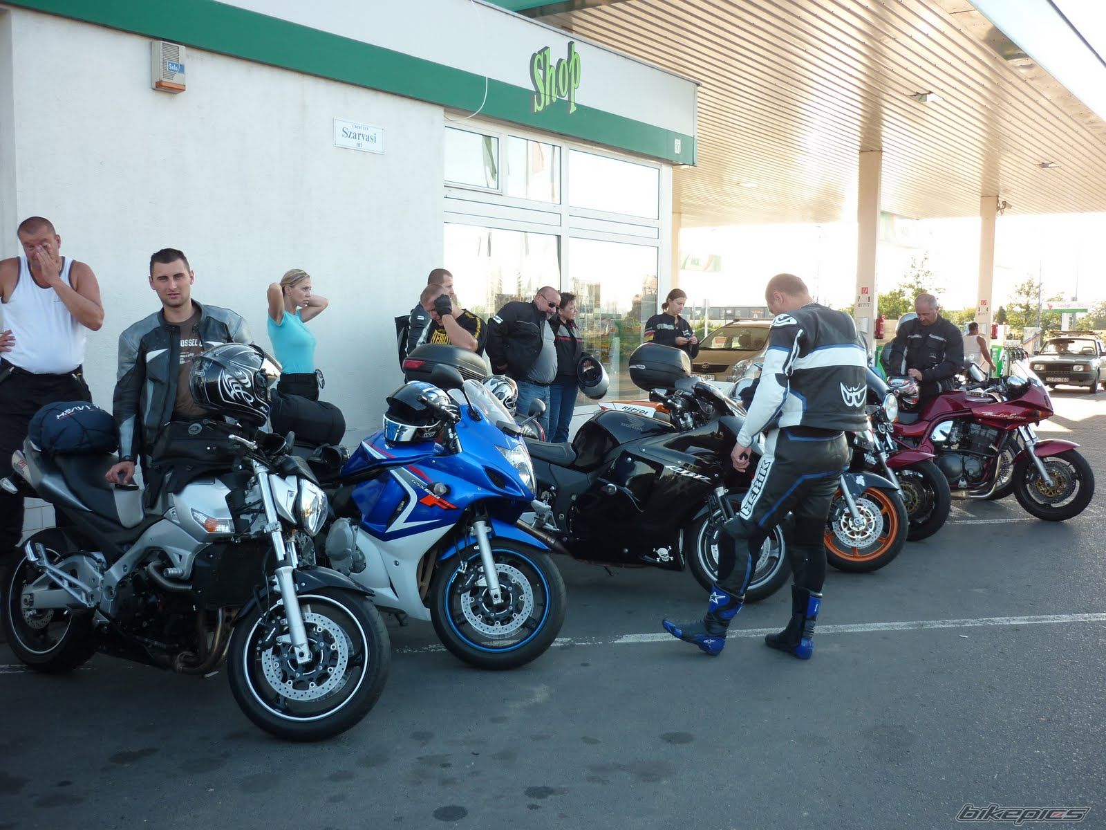 Photo 2412846