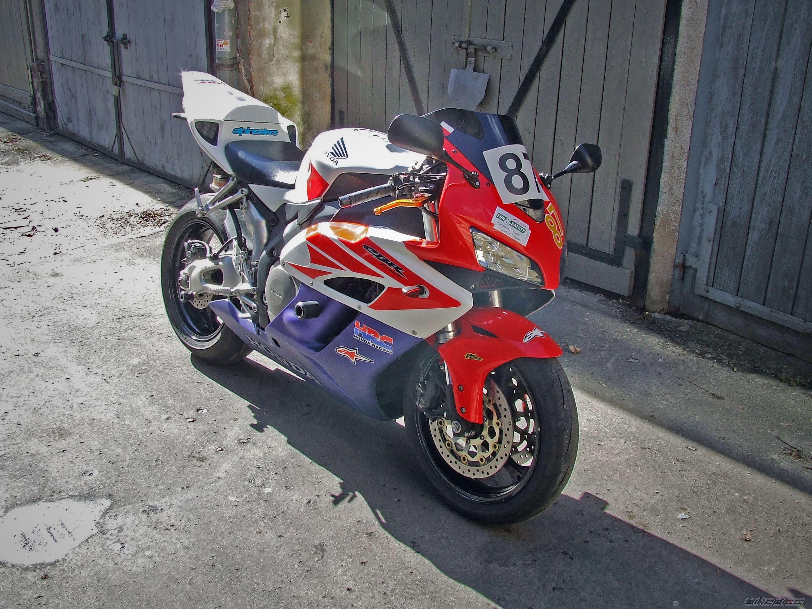 Photo 2413689
