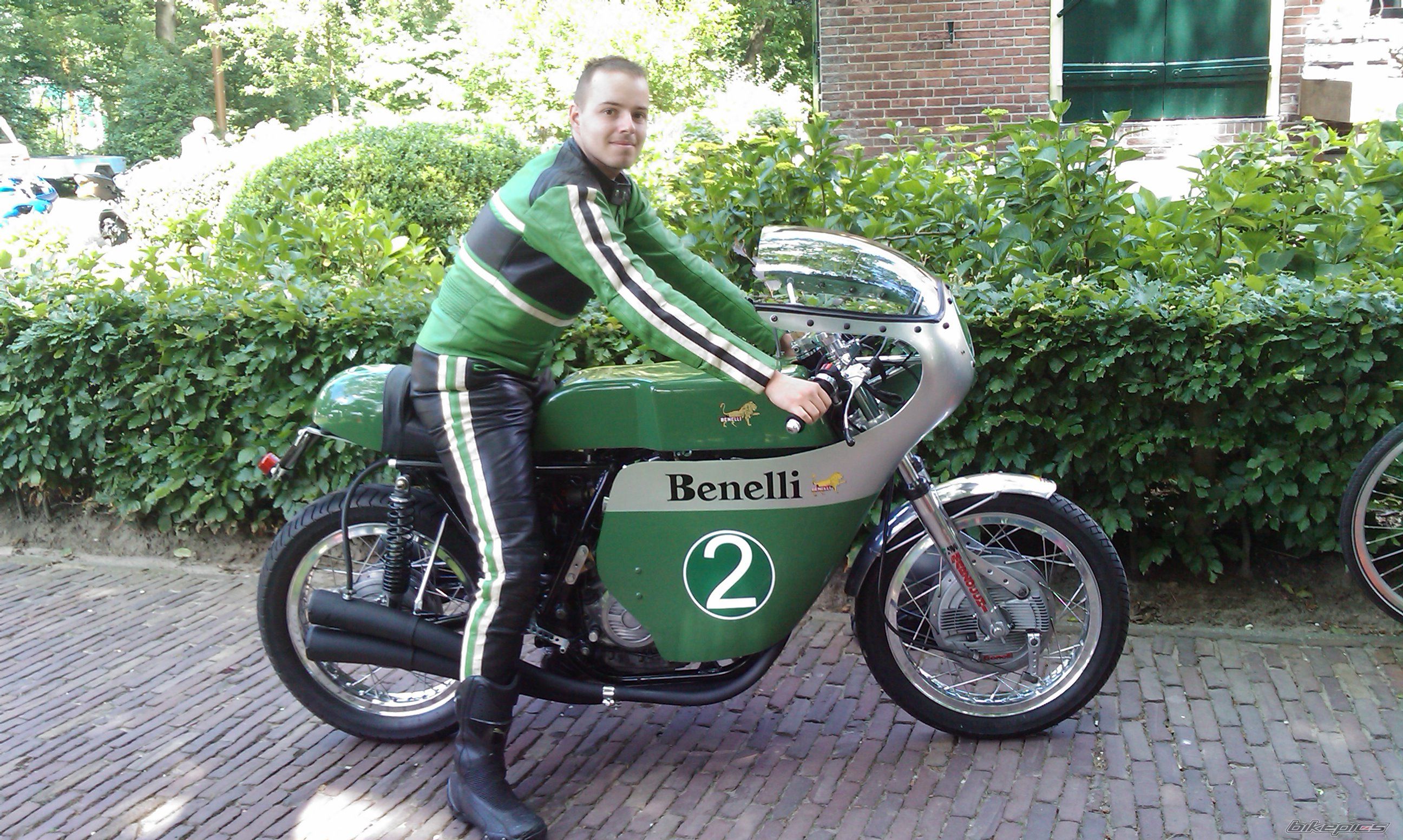 Bike Photo 2415647
