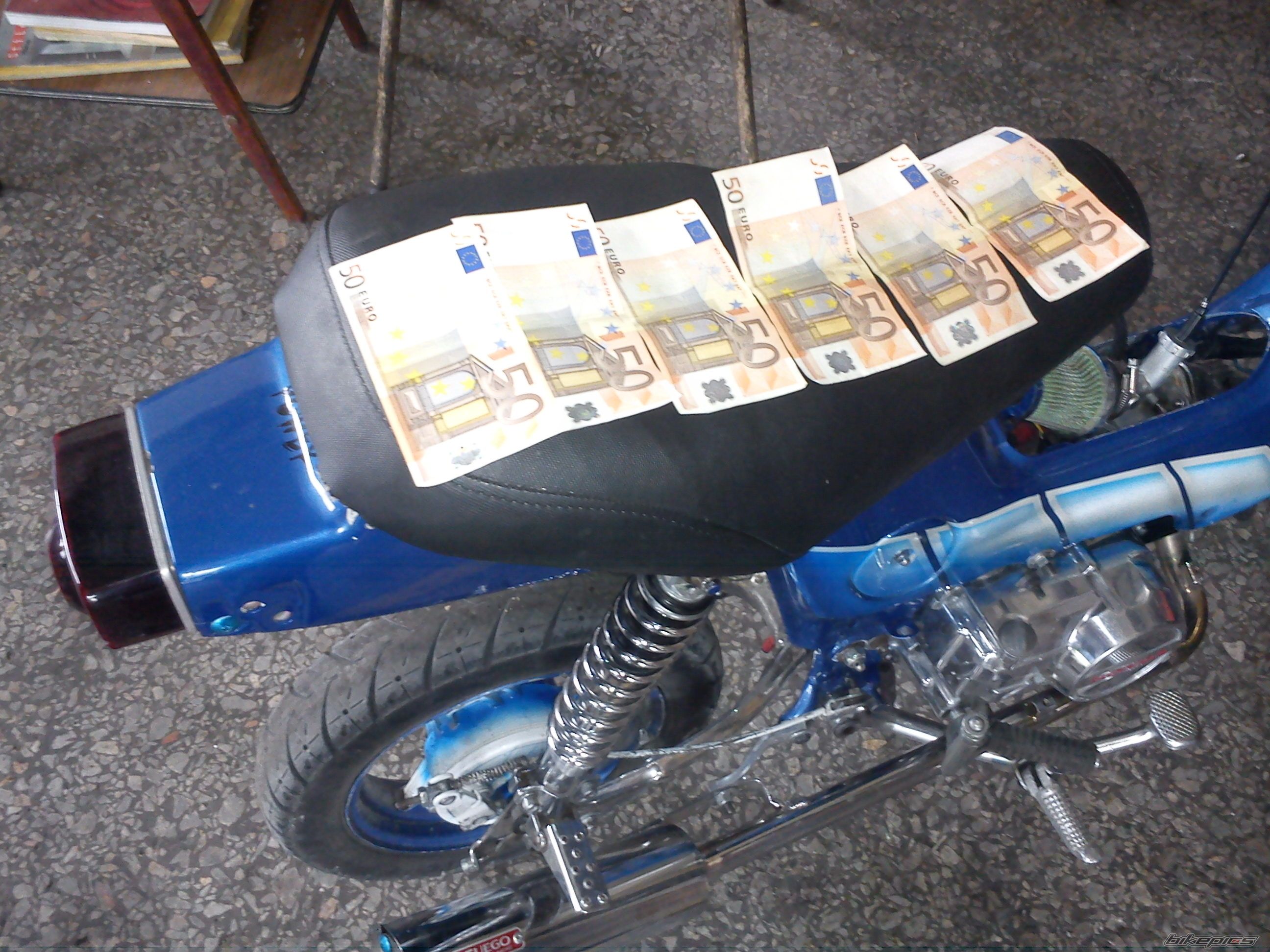 Photo 2415858