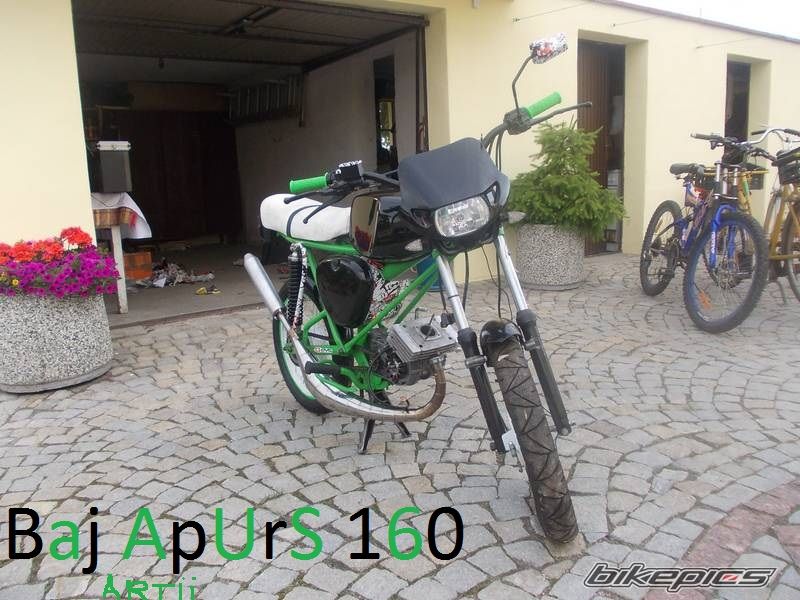 Photo 2415936