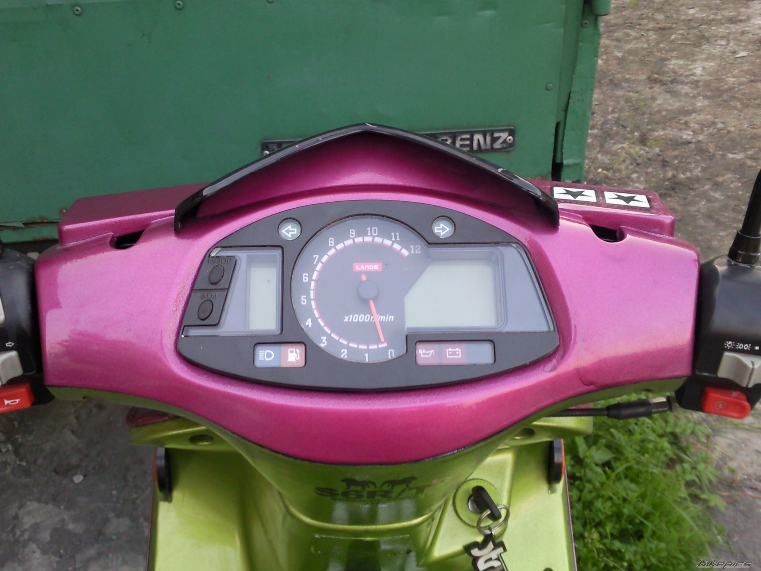 Photo 2418293