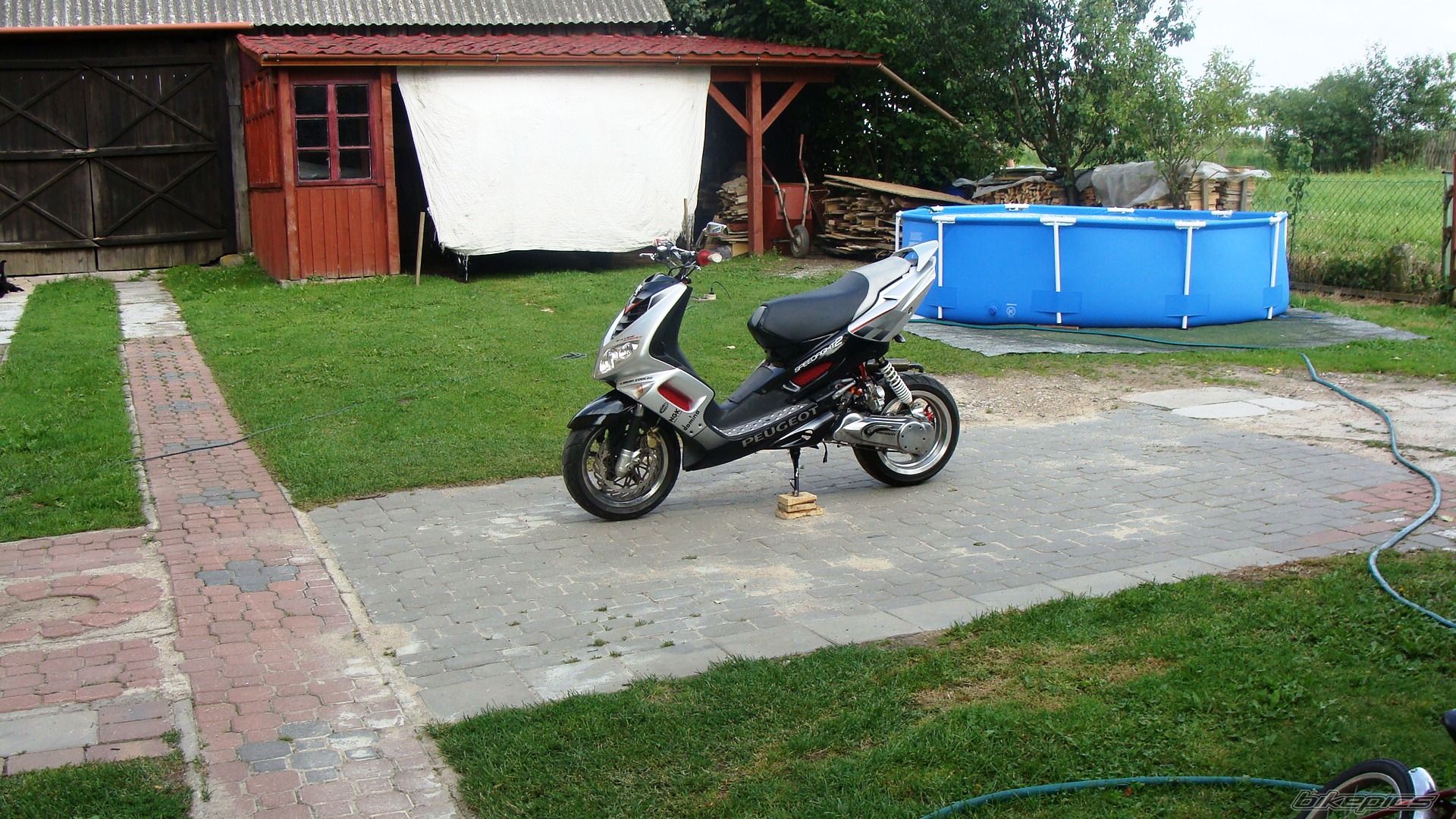 Photo 2423446