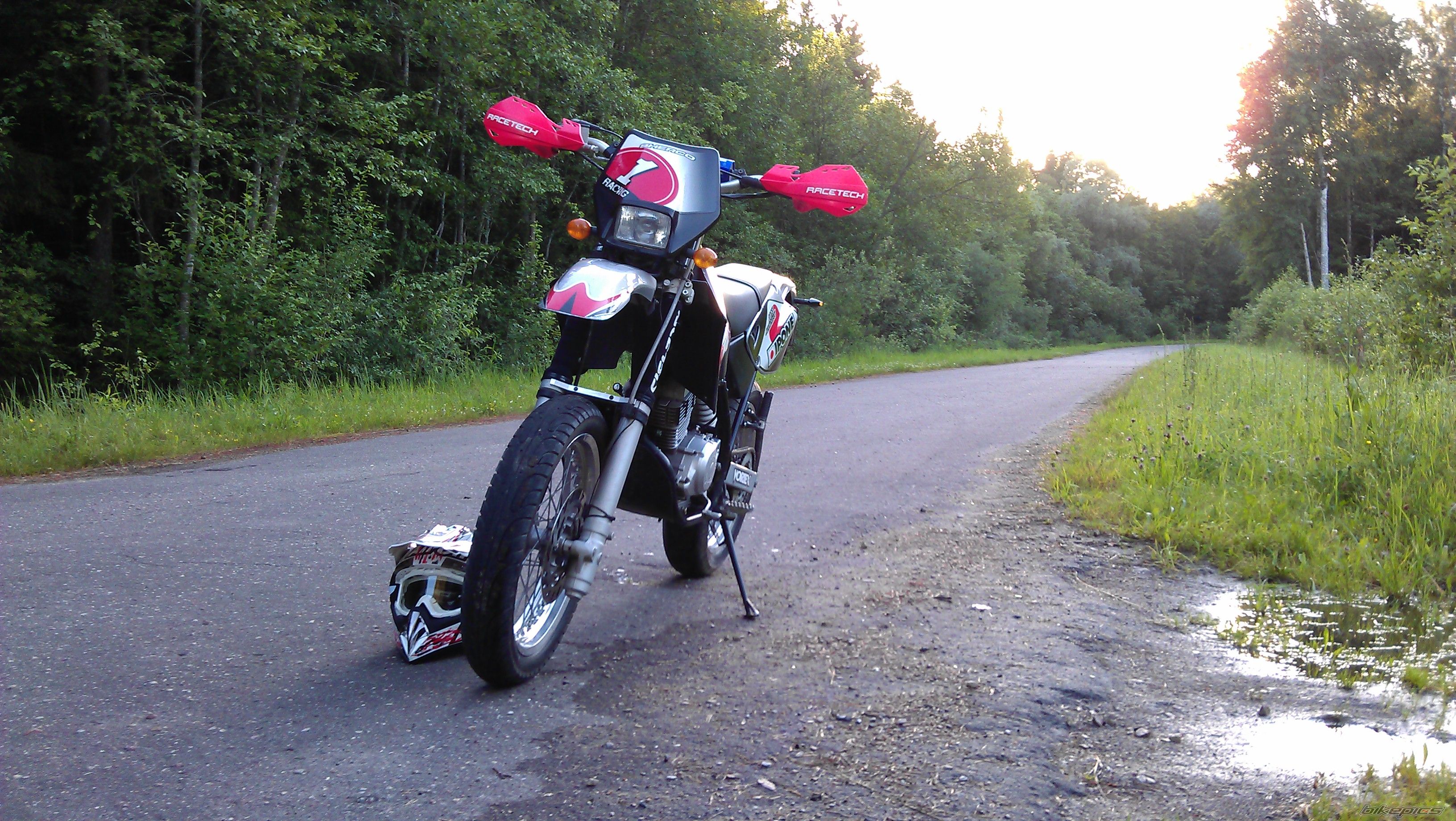 Photo 2423476