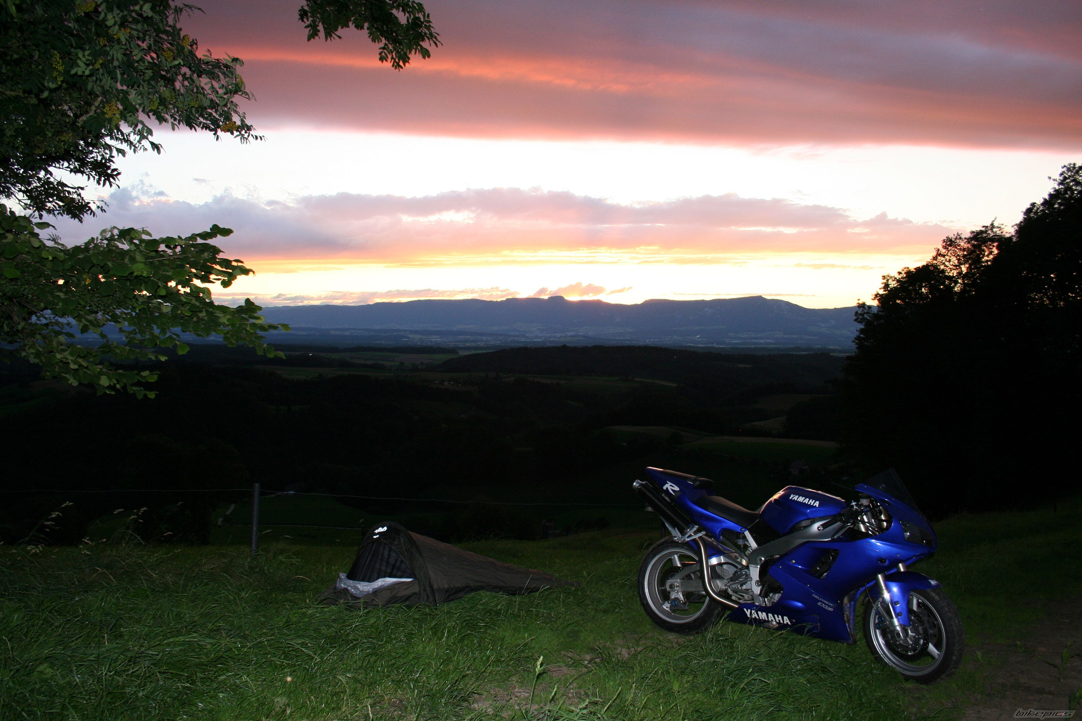 Photo 2425996