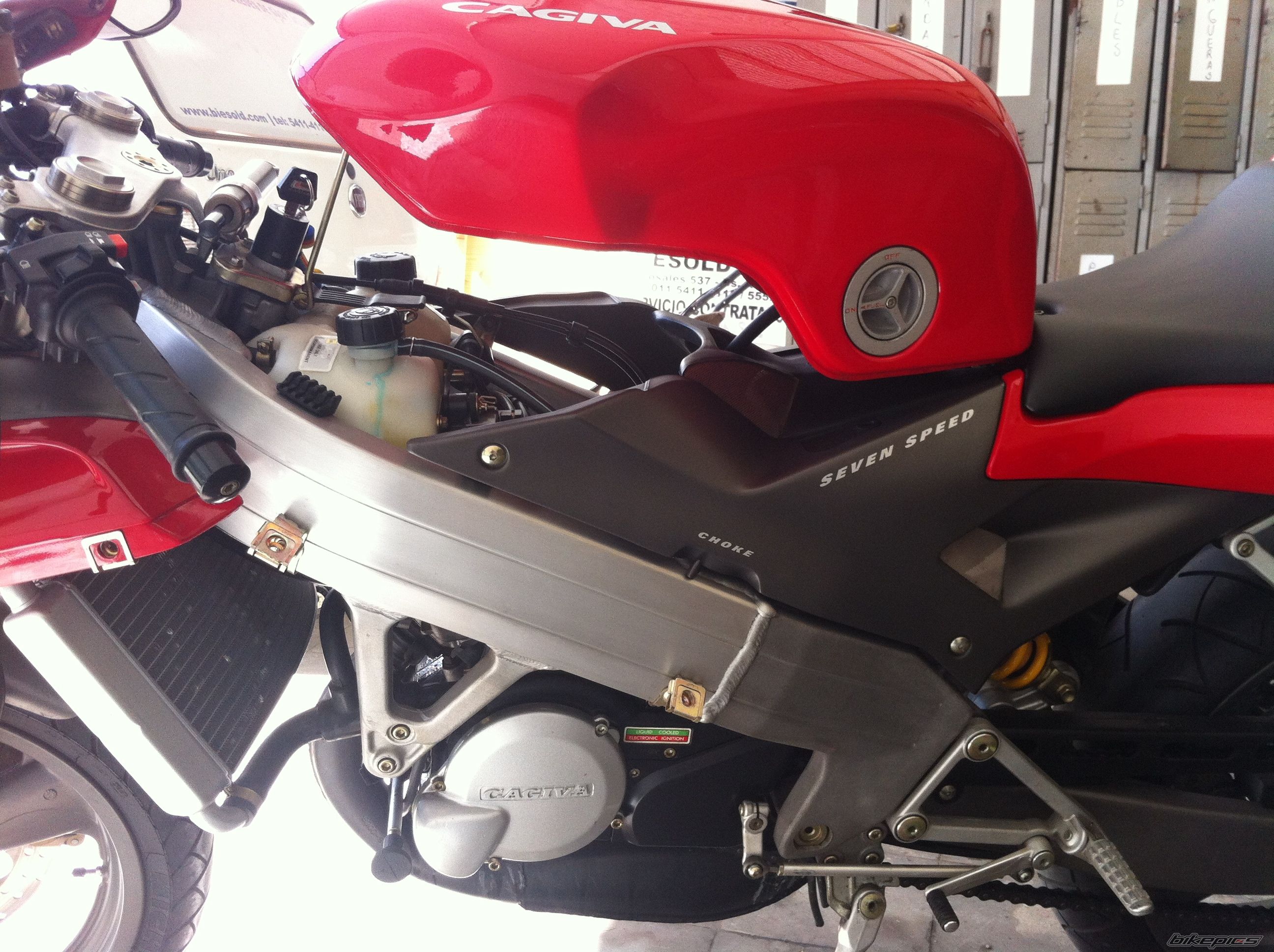 Photo 2428442