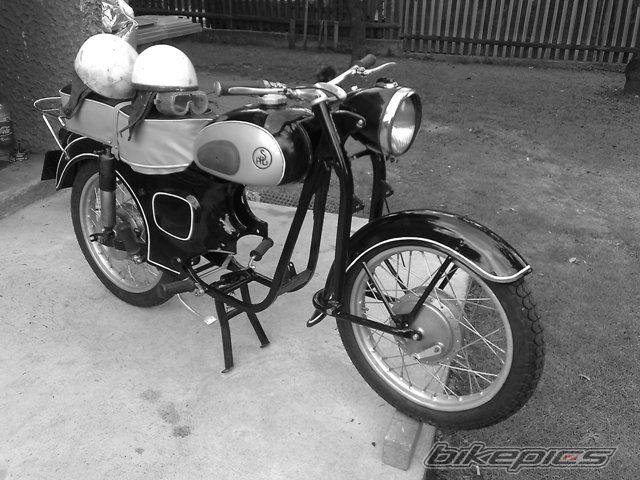 Photo 2428793