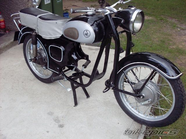 Photo 2428817