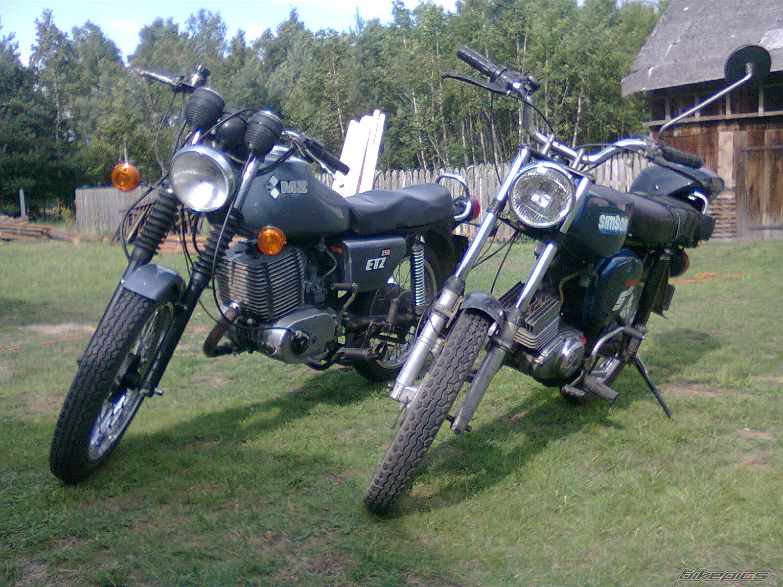 Photo 2428840
