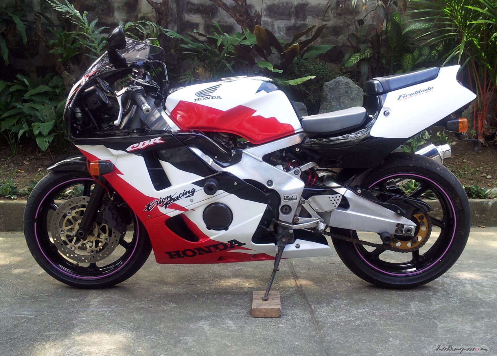 Photo 2429522