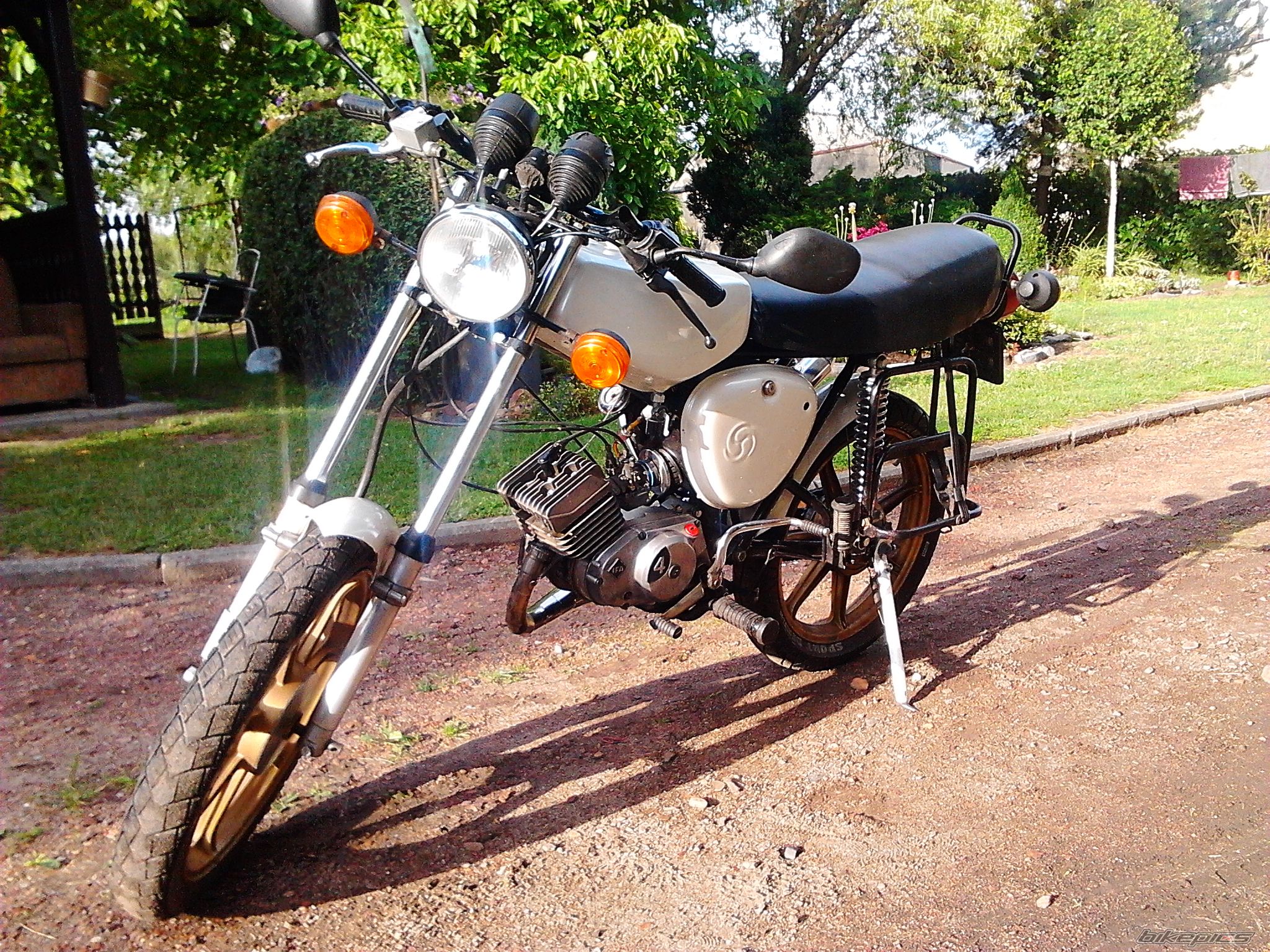 Photo 2429549