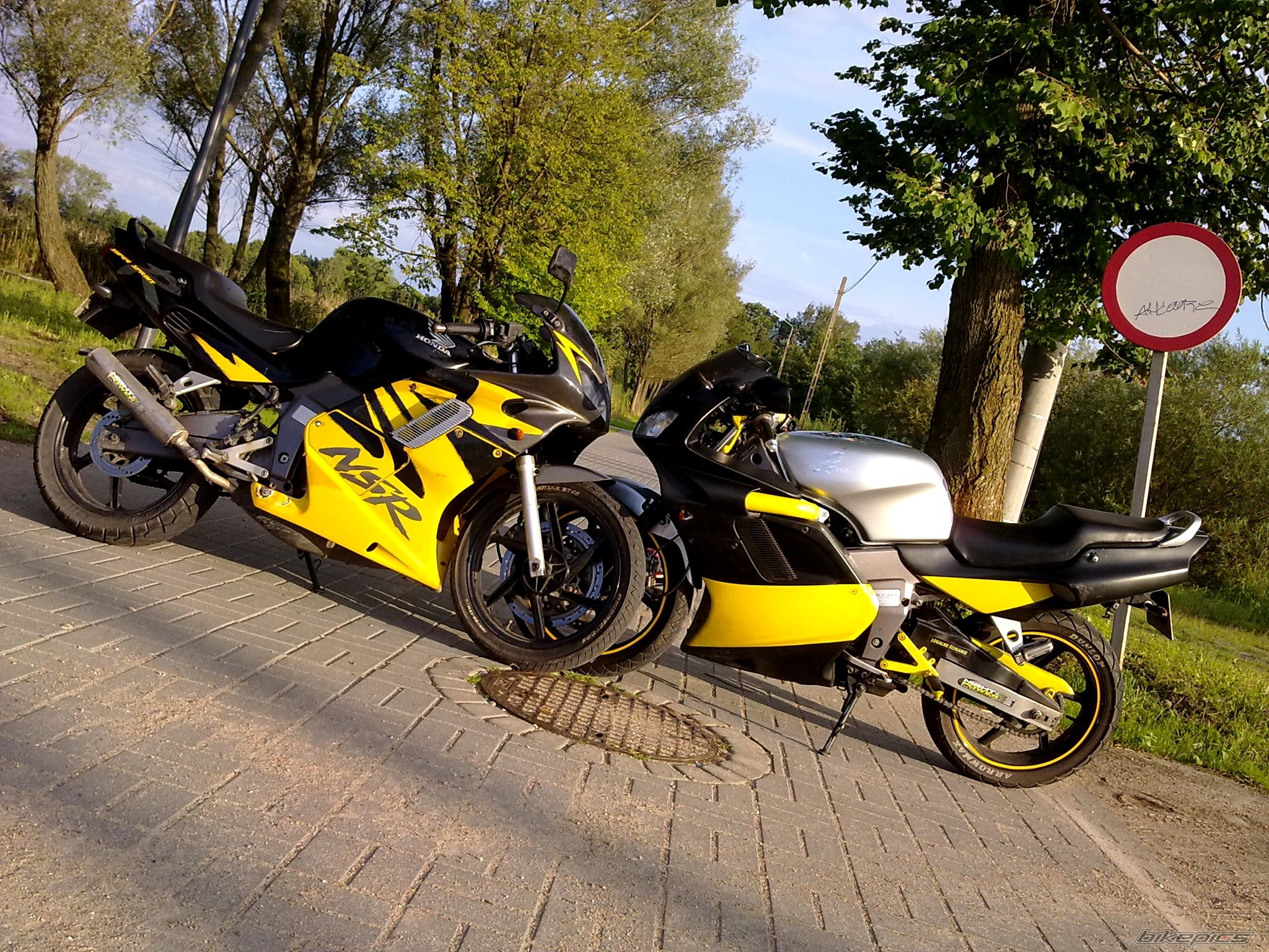 Photo 2431879