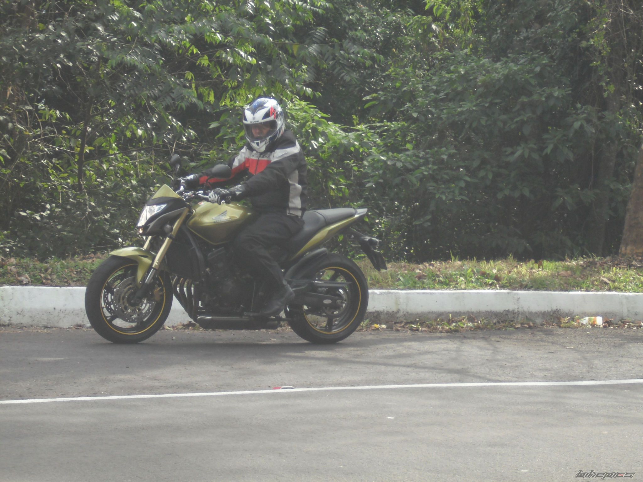 Photo 2432512