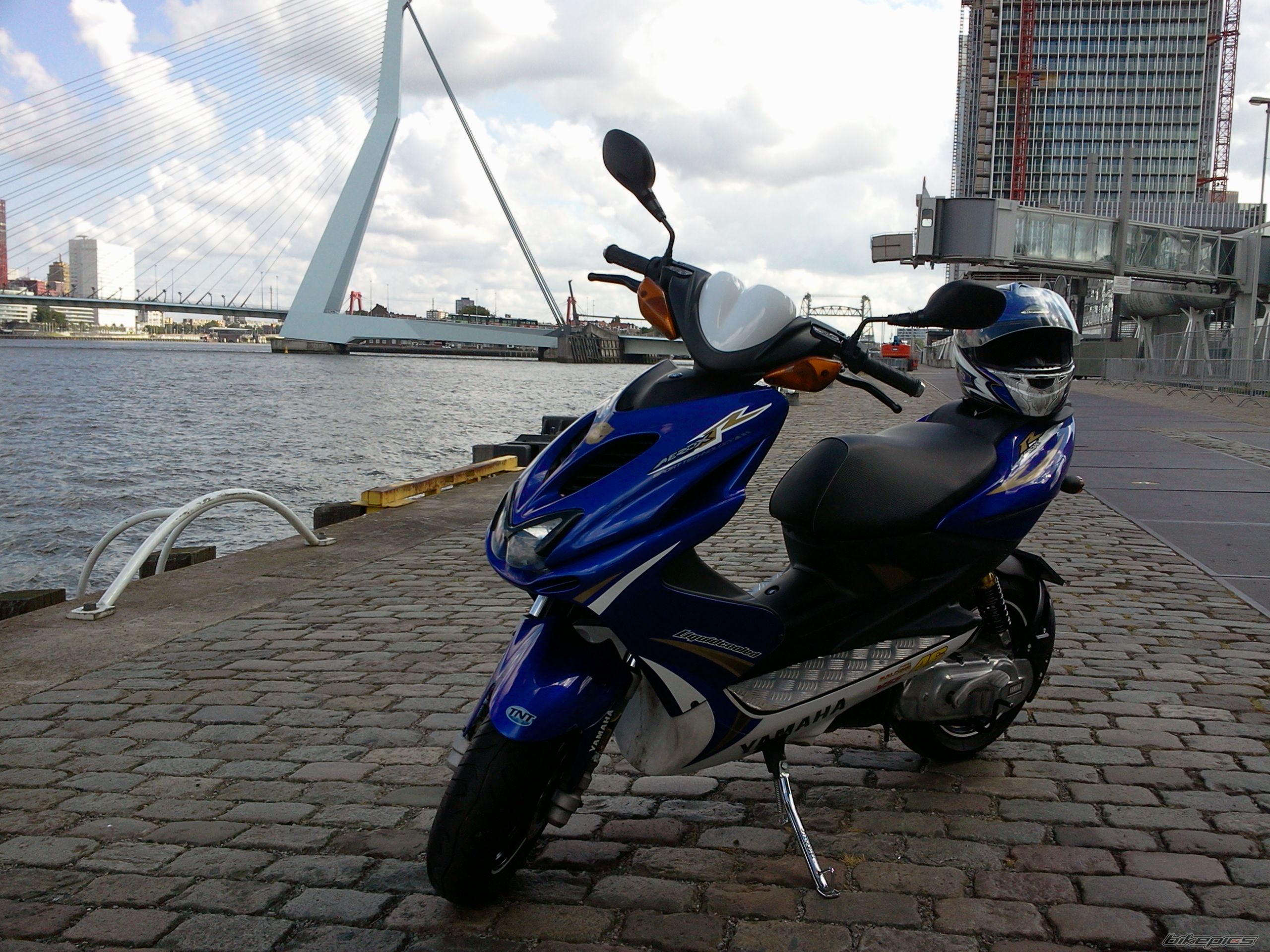 Photo 2434849