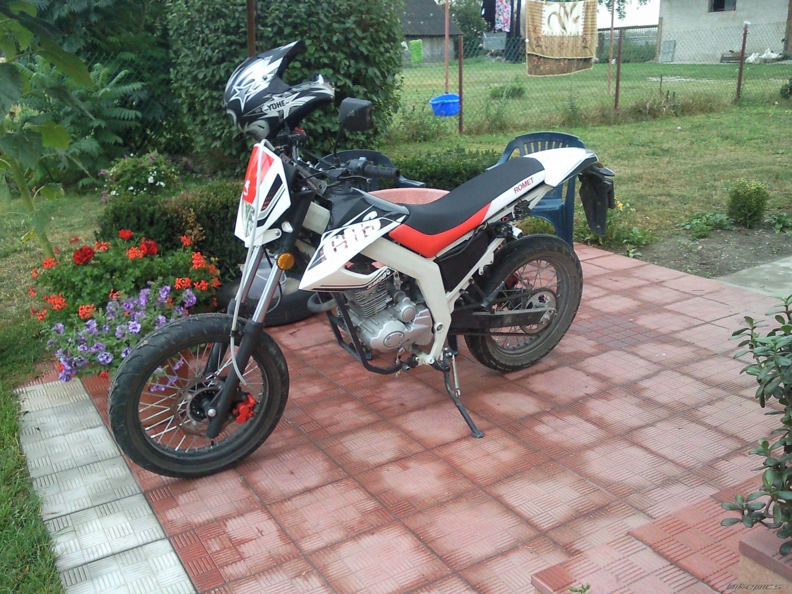 Photo 2437385
