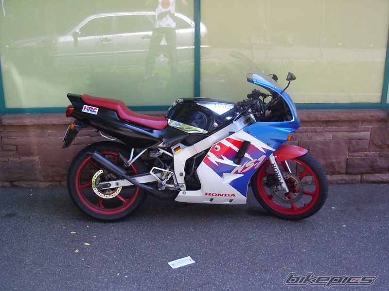 Photo 2437663