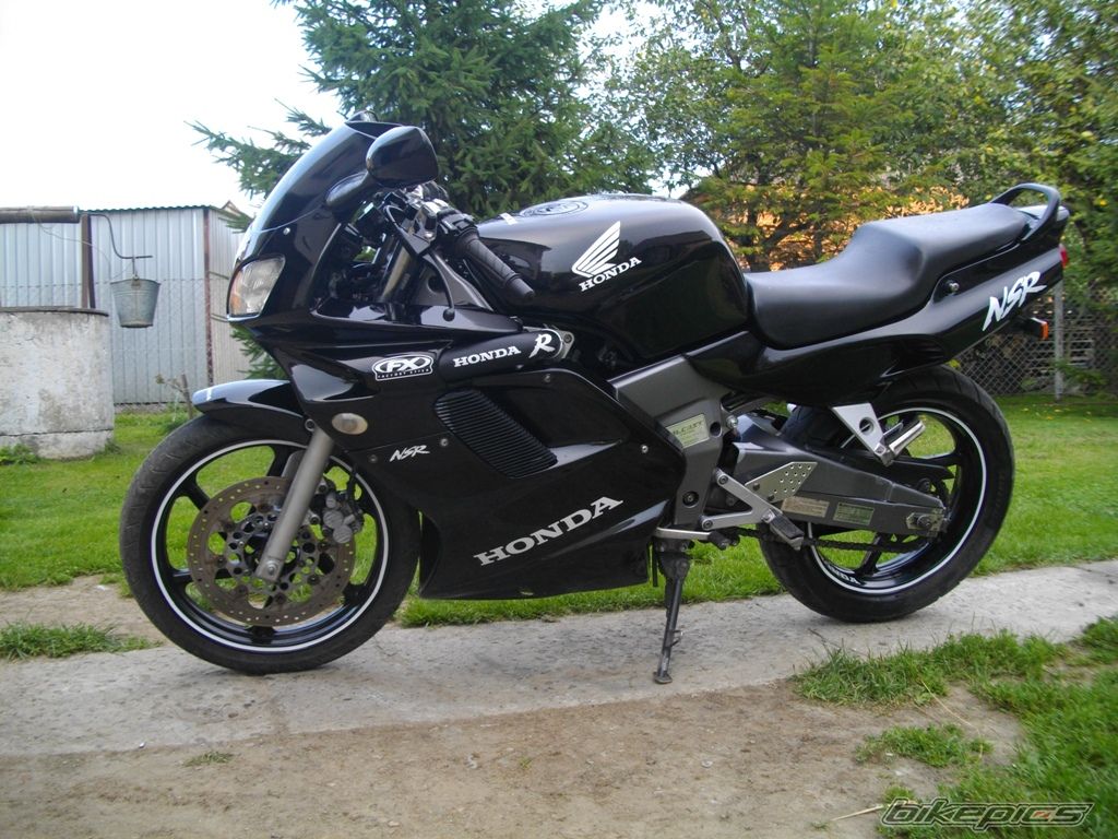 Photo 2438053