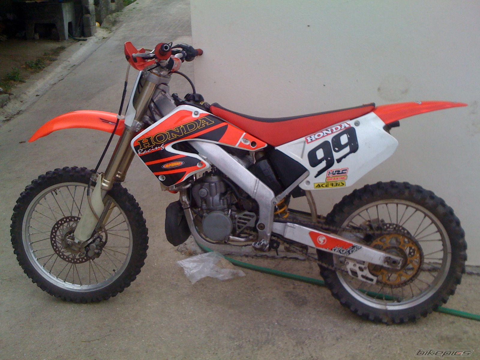 Photo 2438253