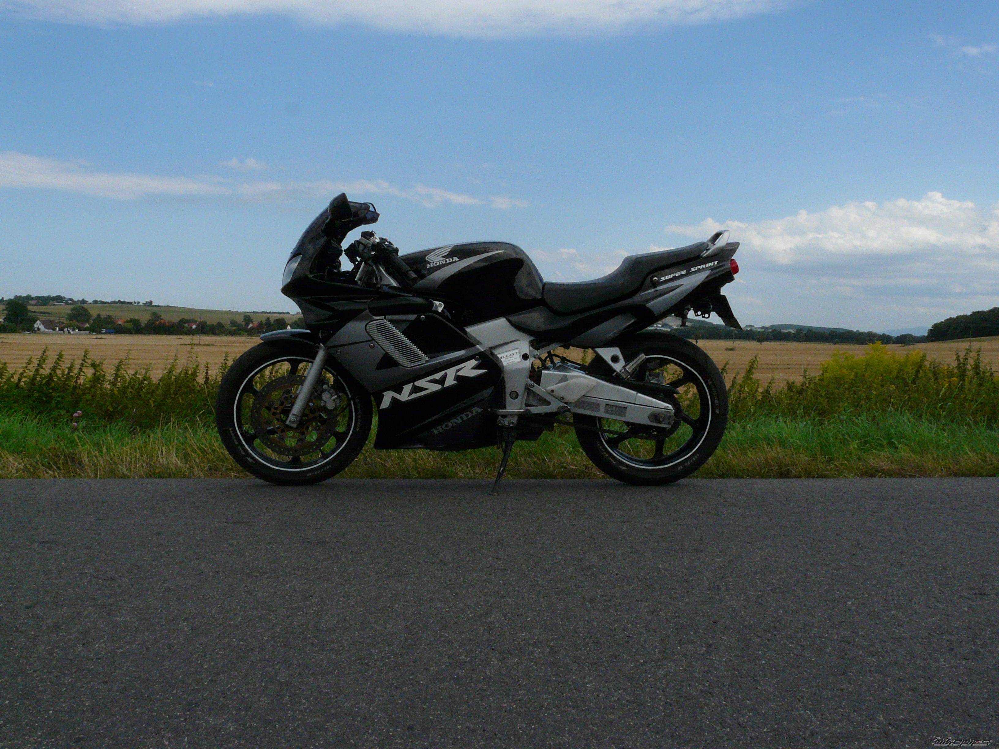 Photo 2438690