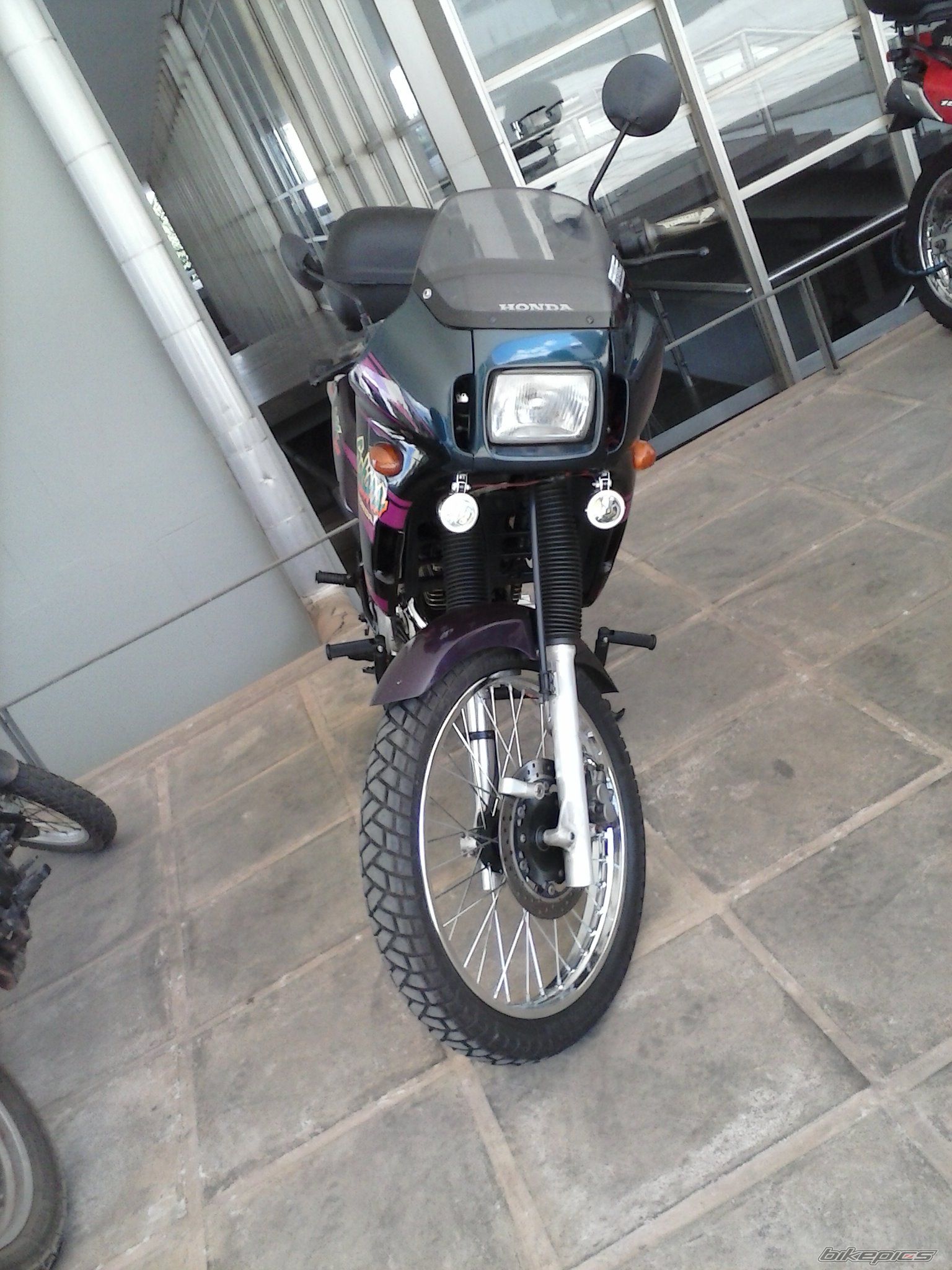 Photo 2438737