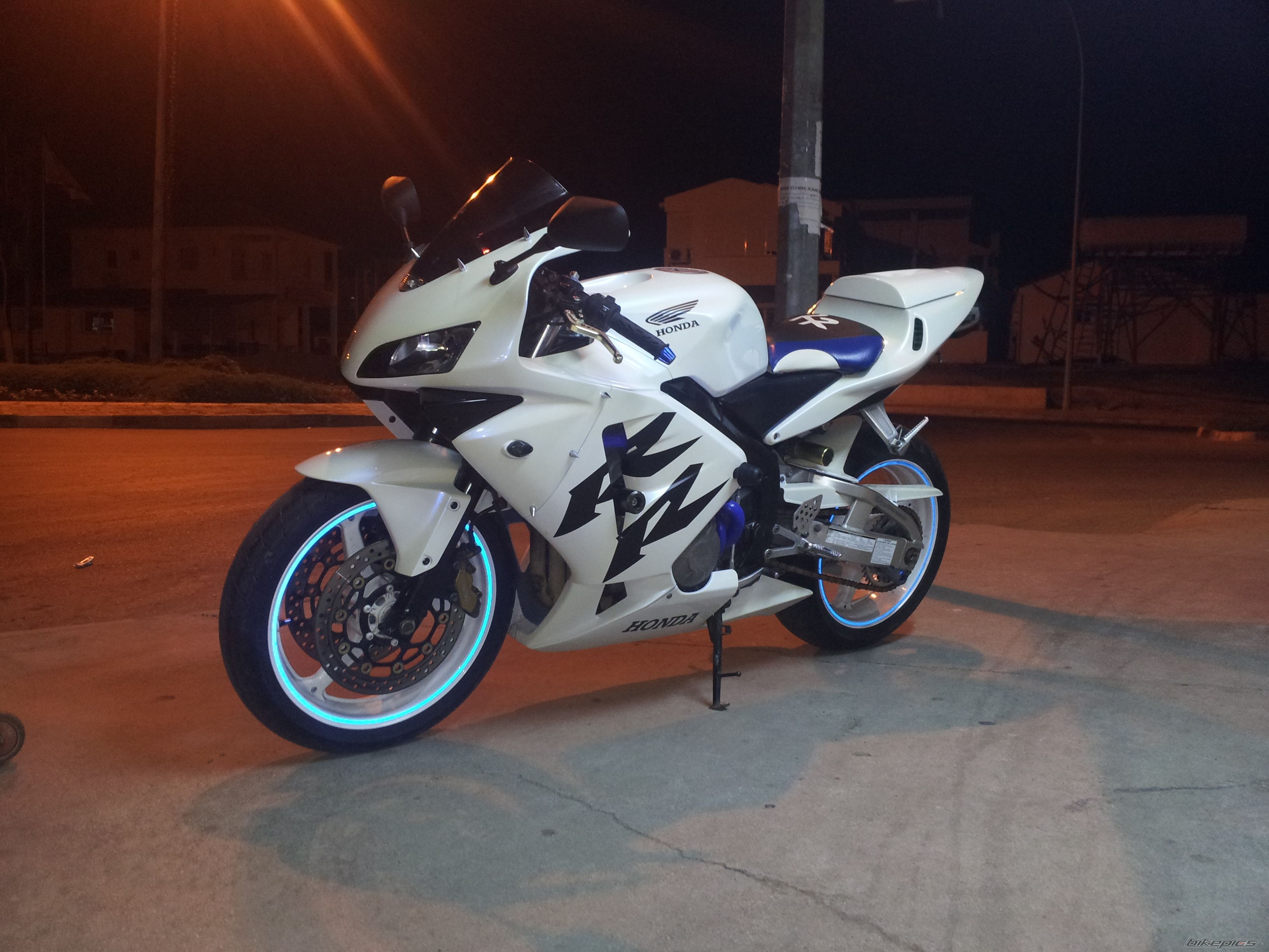Photo 2438864