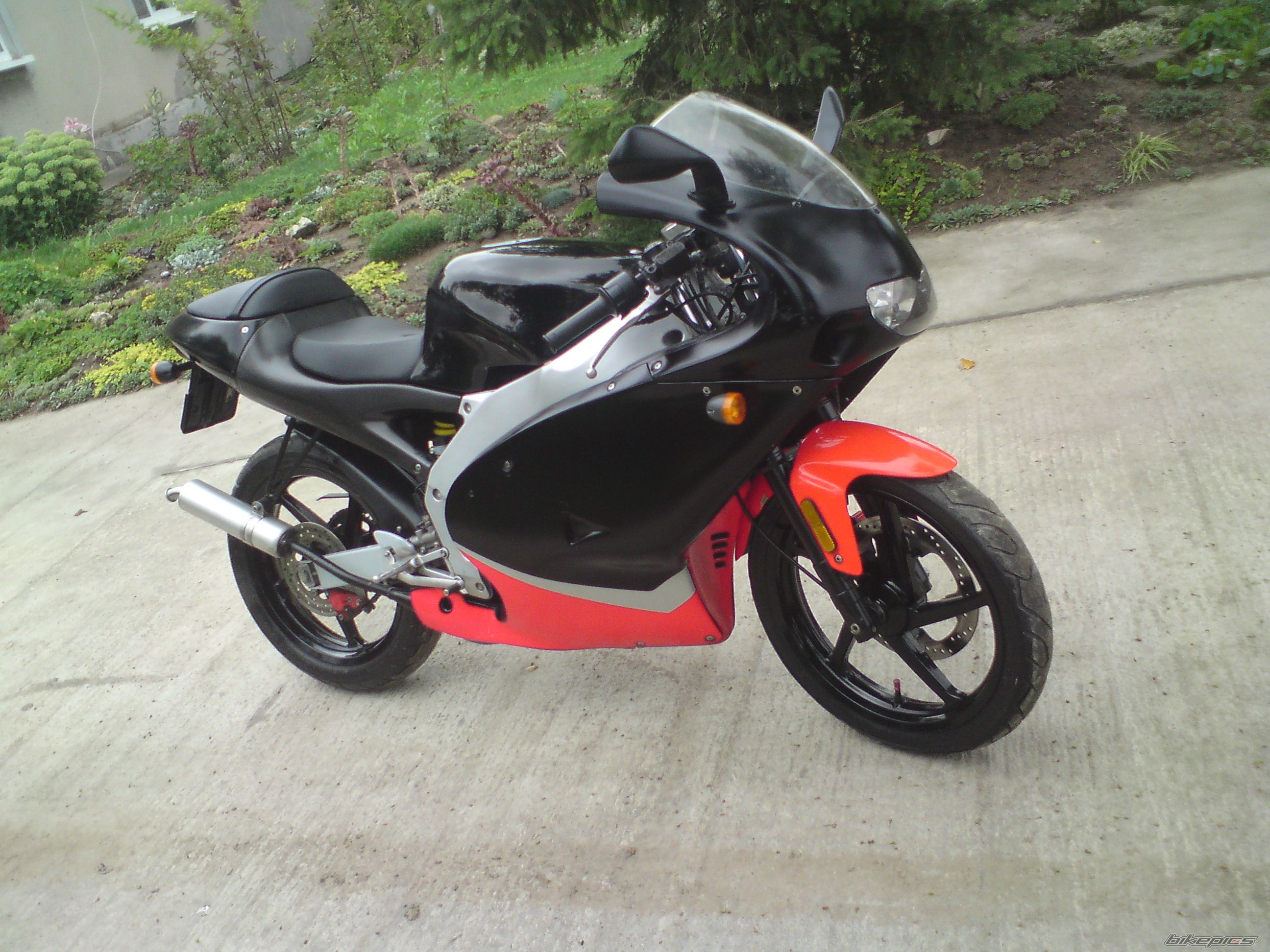 Photo 2438914