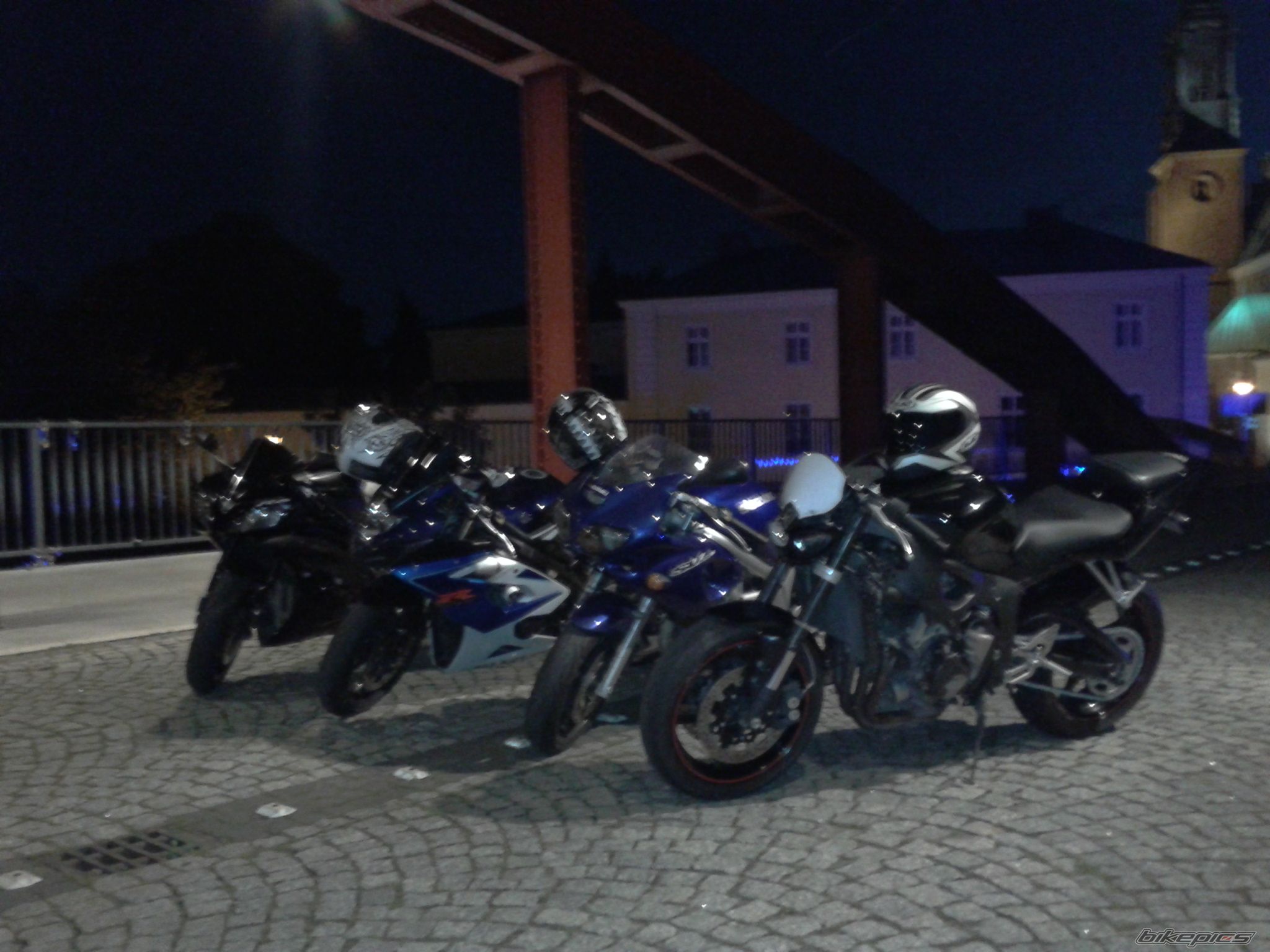 Photo 2439224
