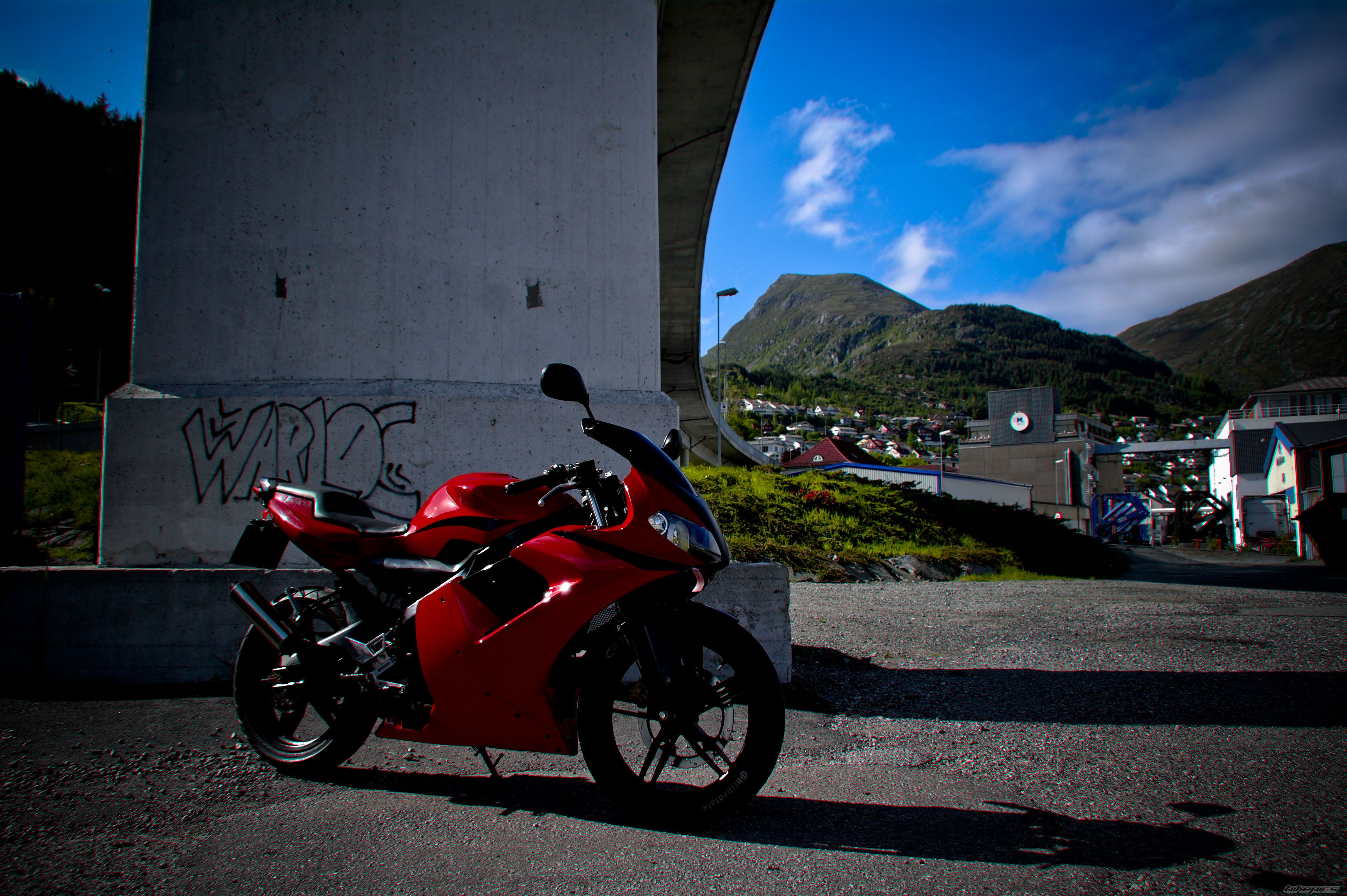 Photo 2439333