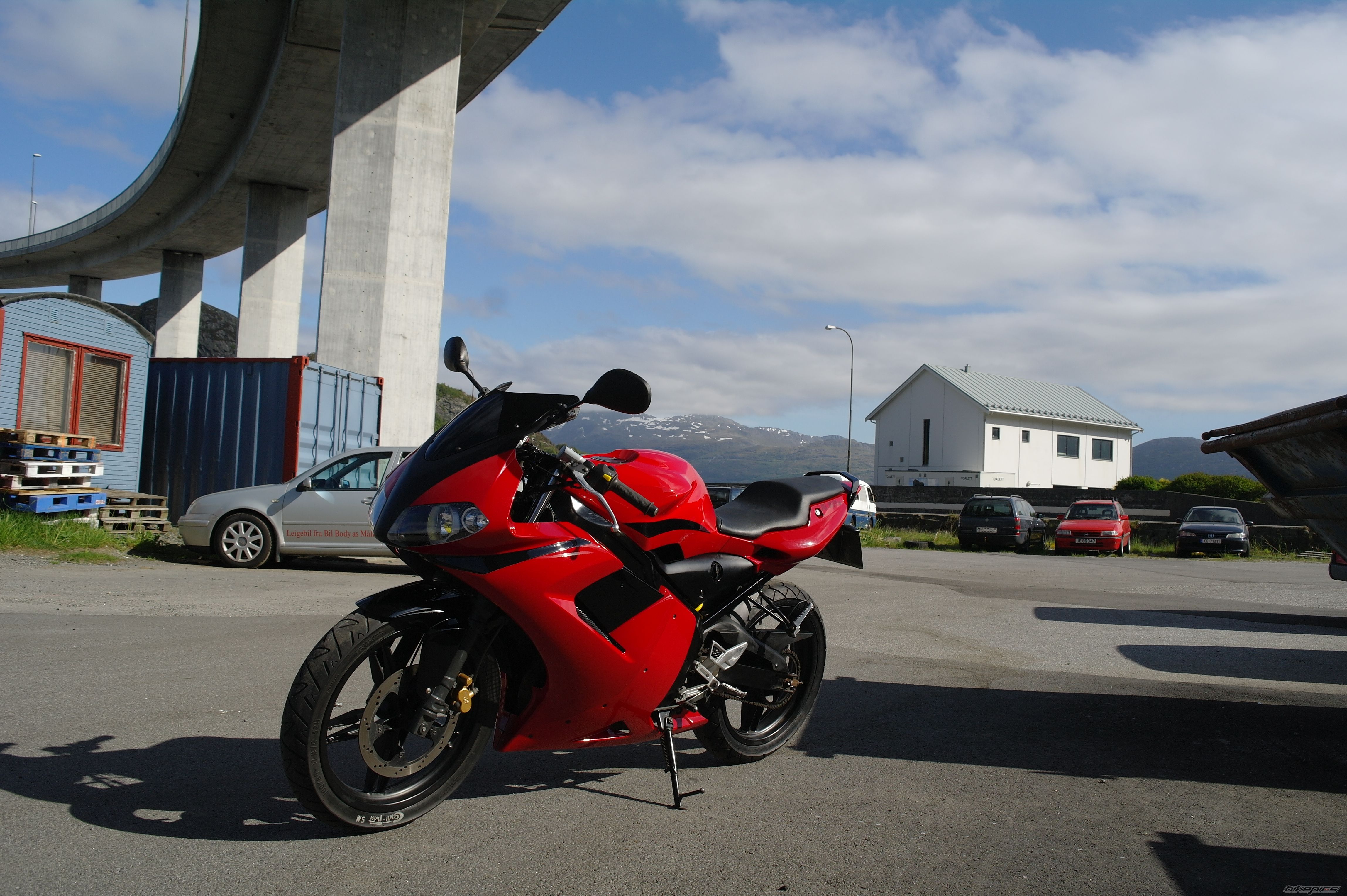 Photo 2439336