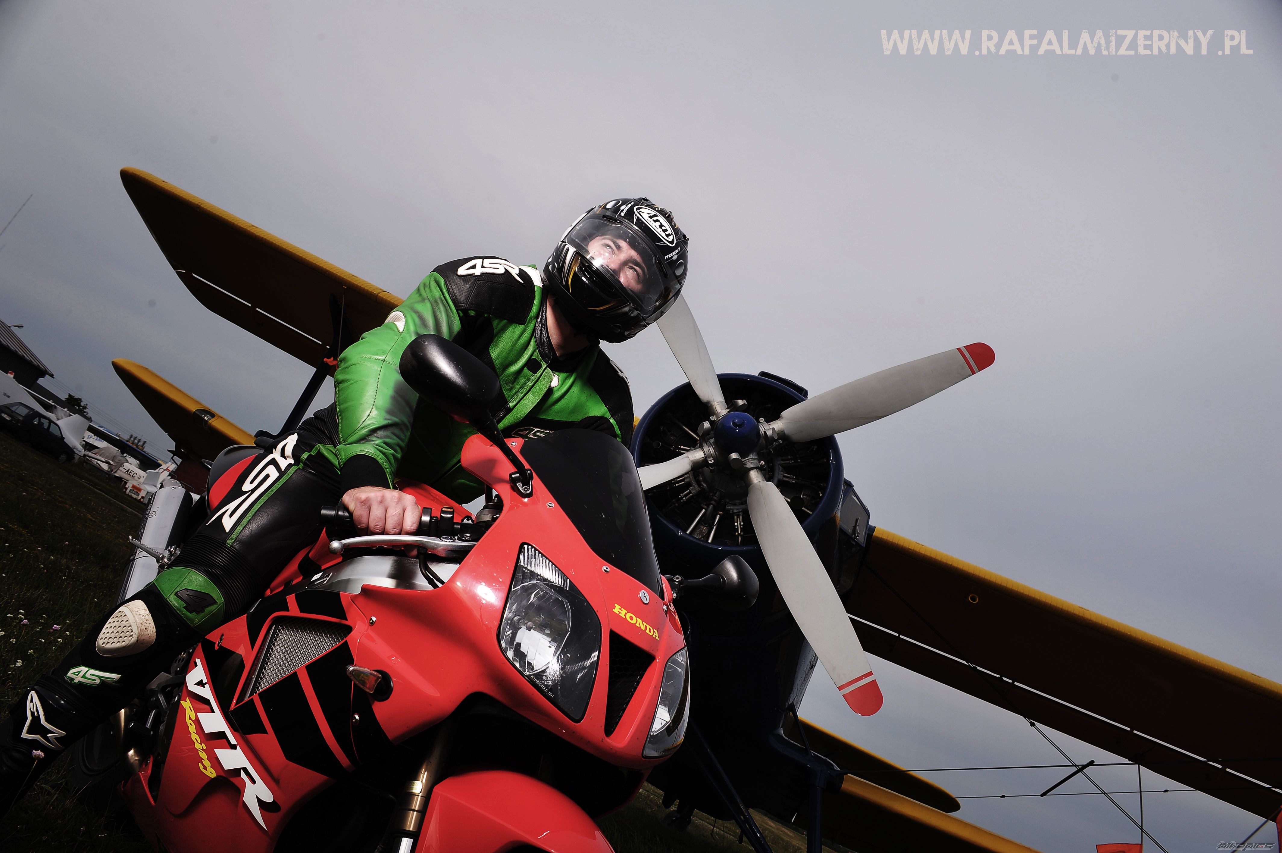 Photo 2439442