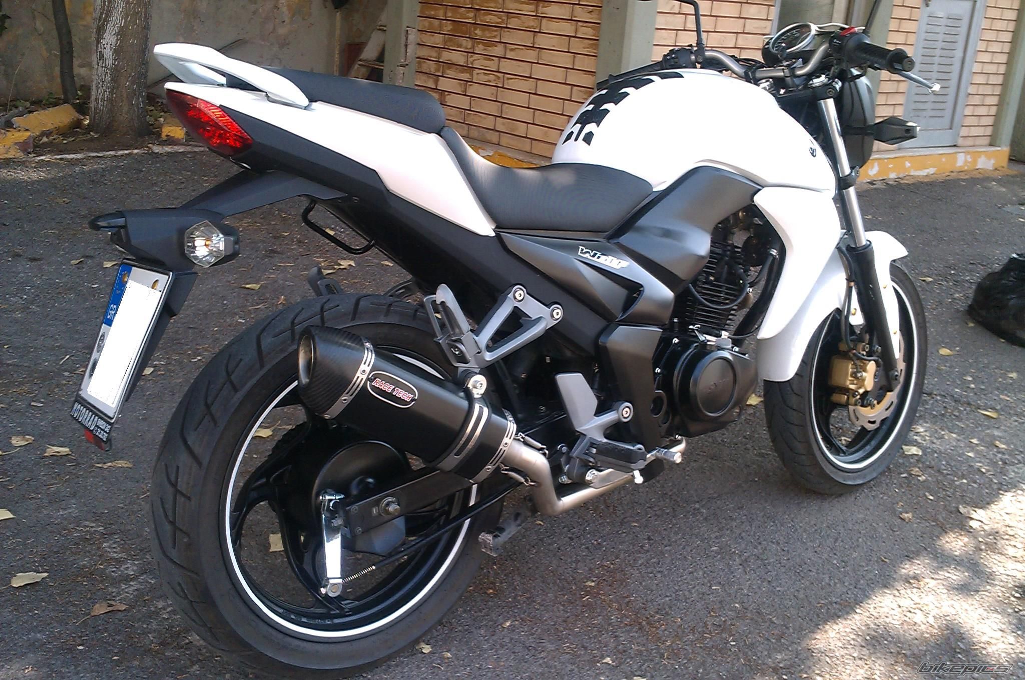 Photo 2439603