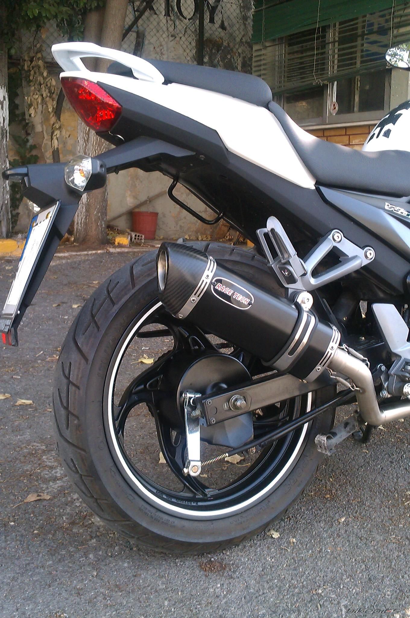 Photo 2439605