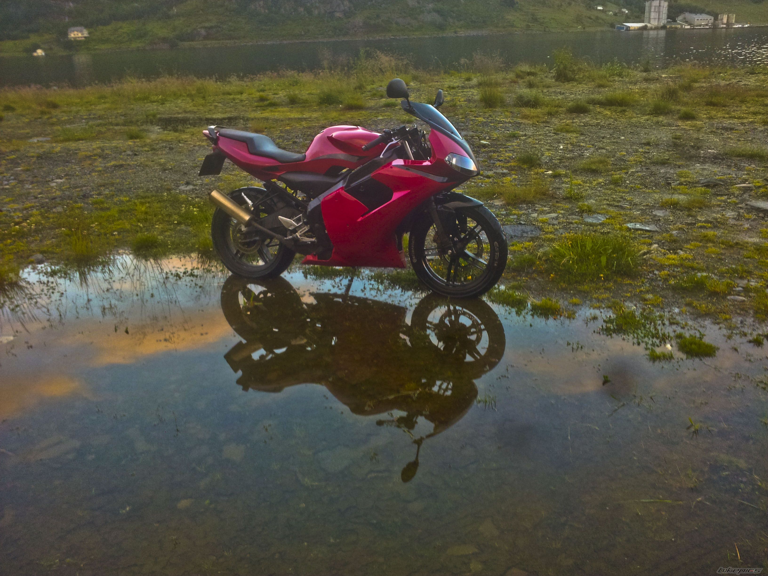 Photo 2439662