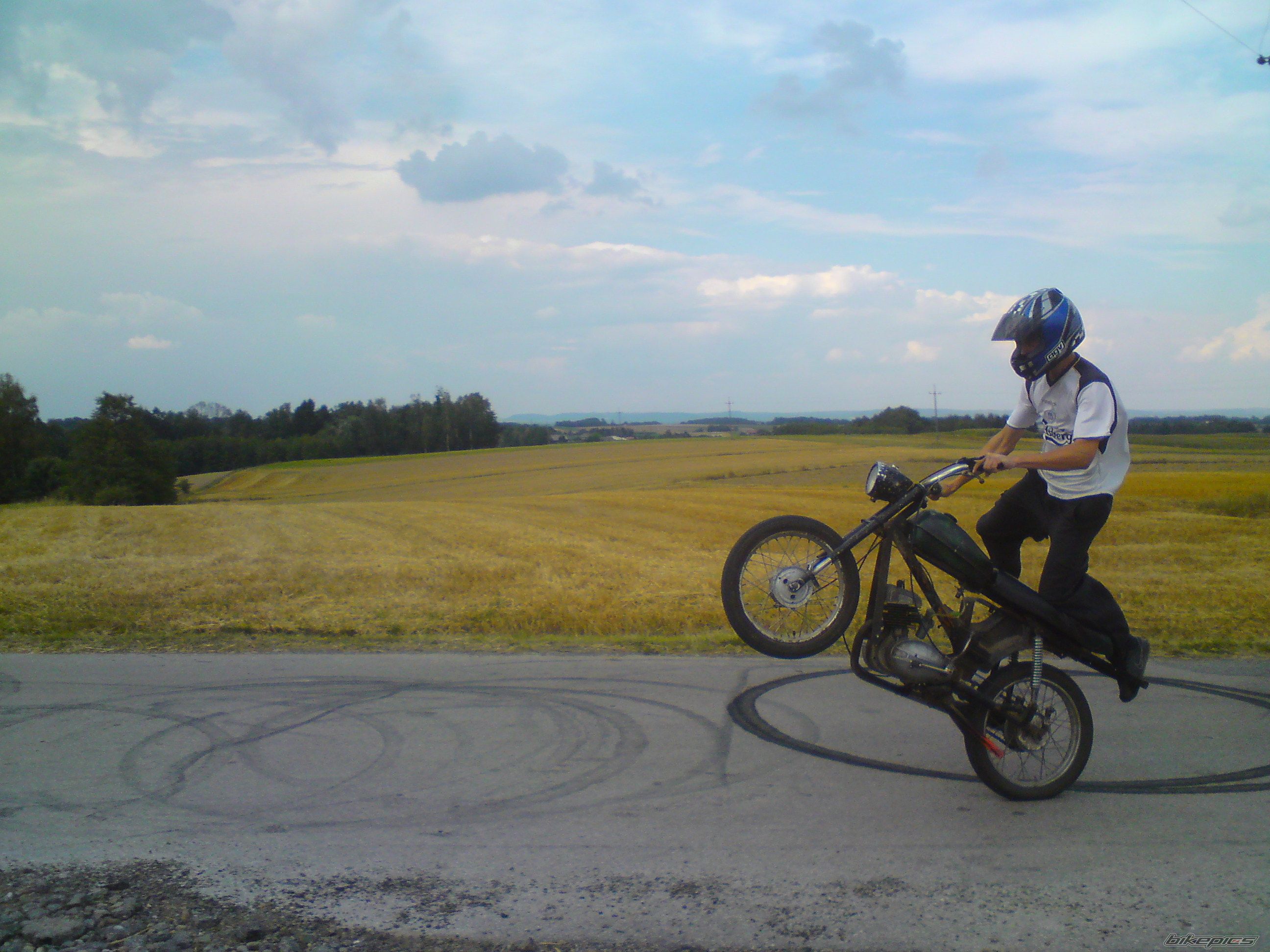 Photo 2439769