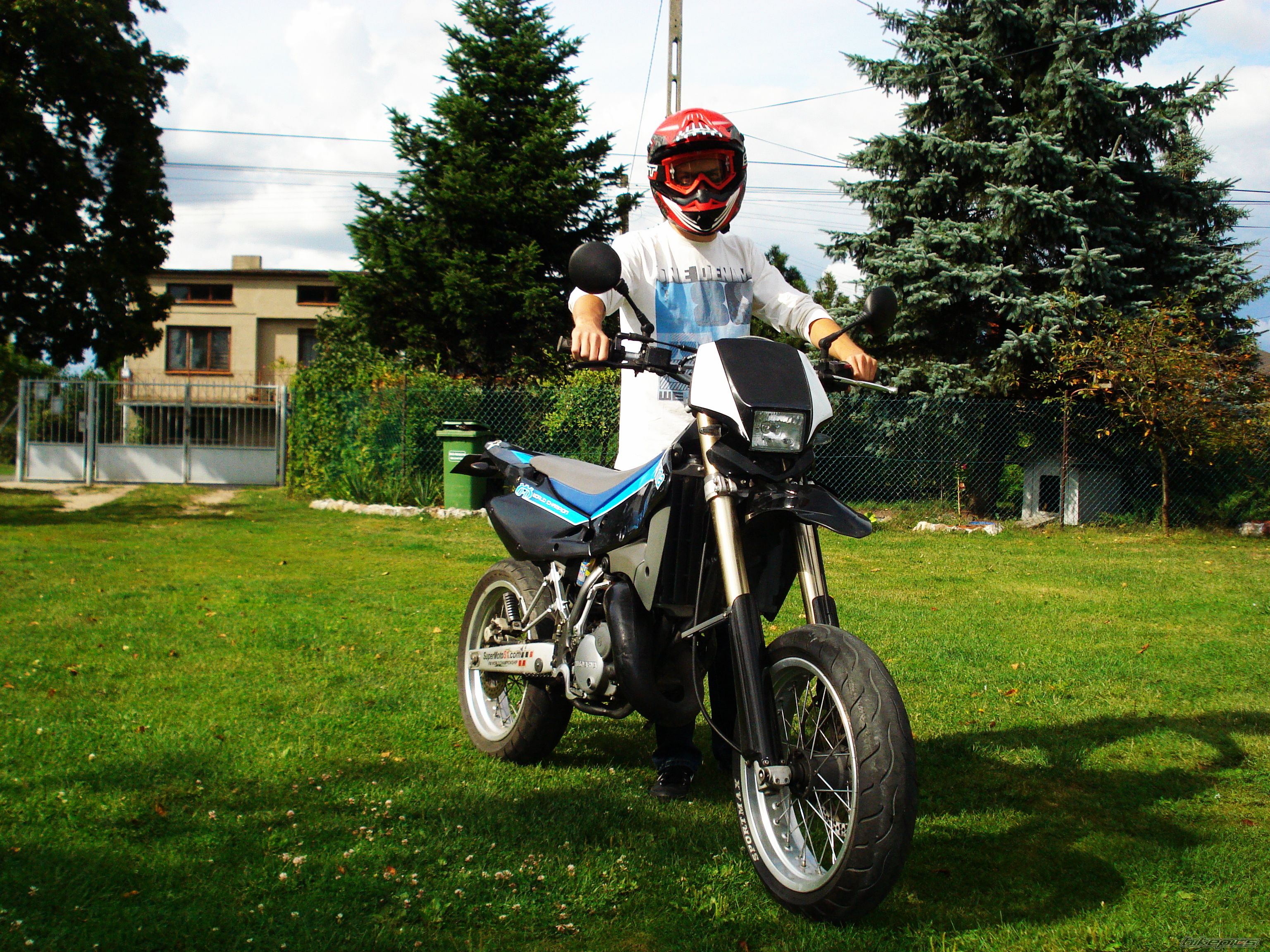 Photo 2440396