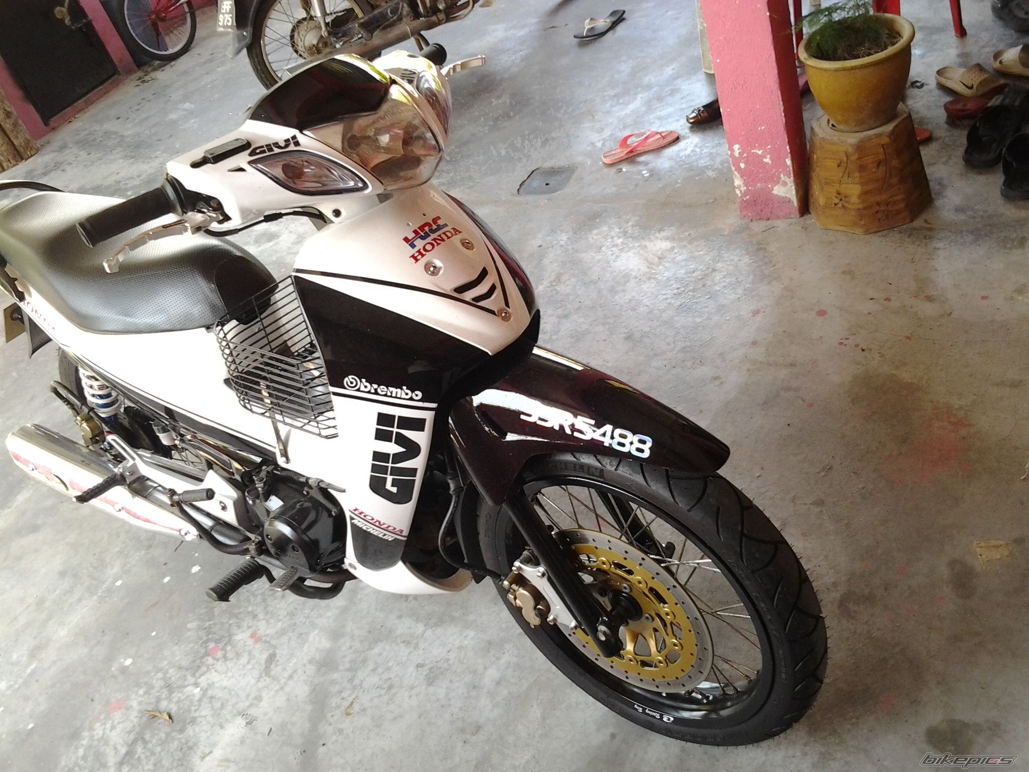 Photo 2441334