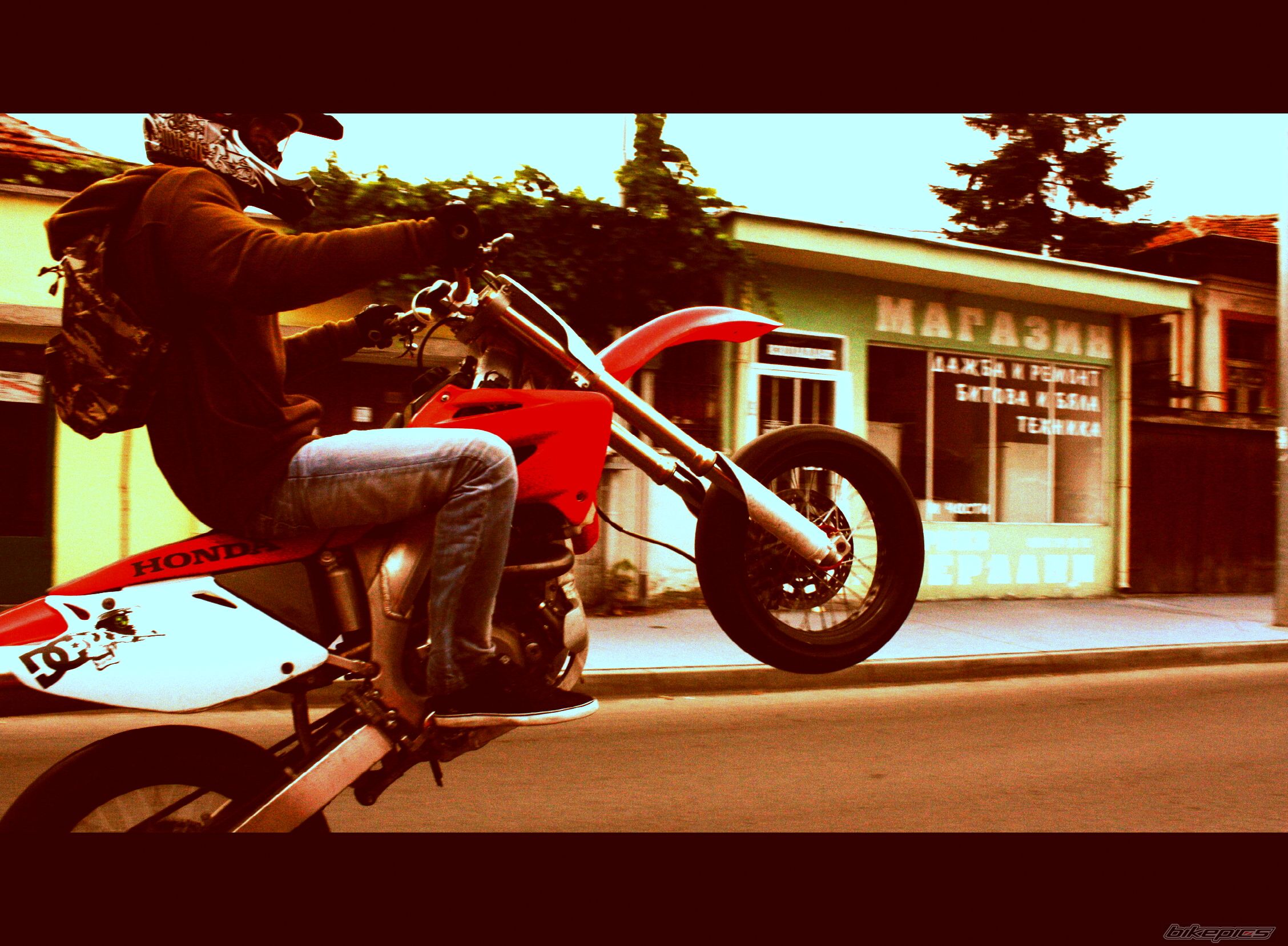 Photo 2441360