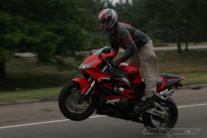Photo 2442624