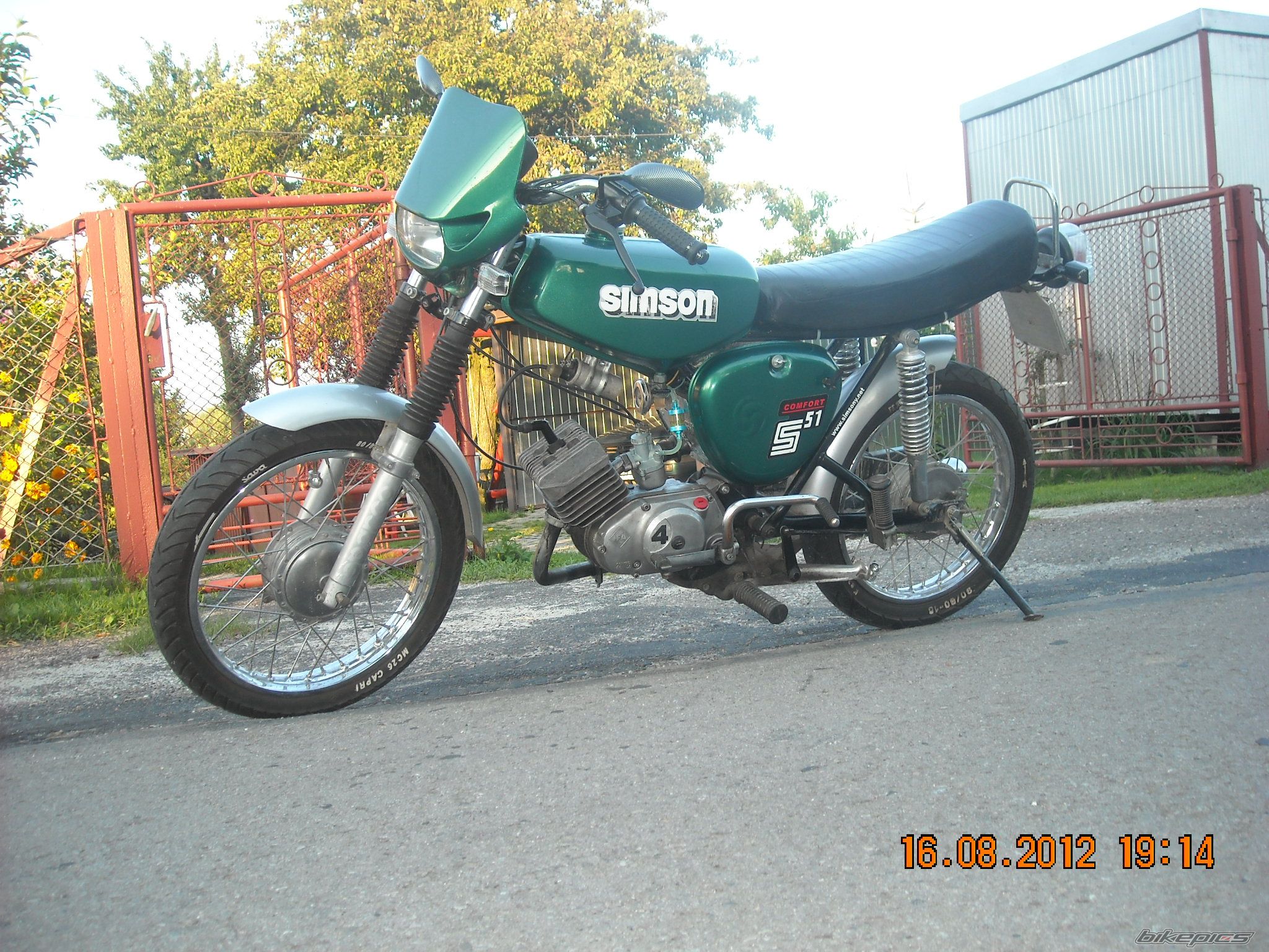 Photo 2442688