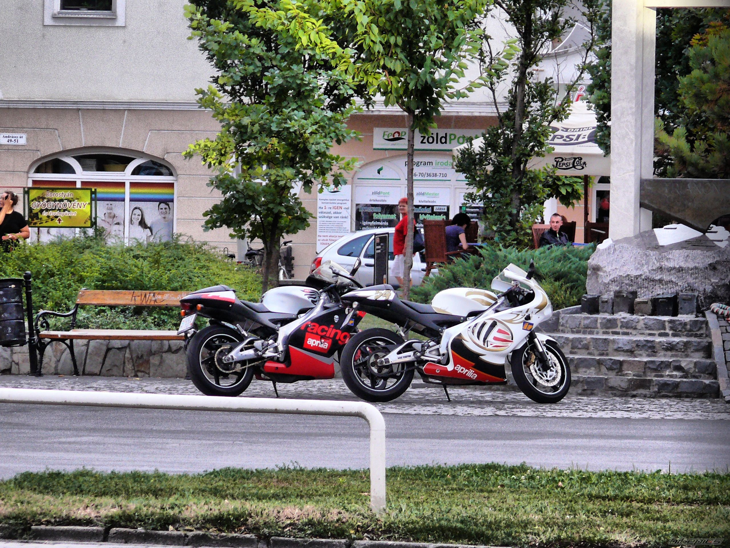 Photo 2442736