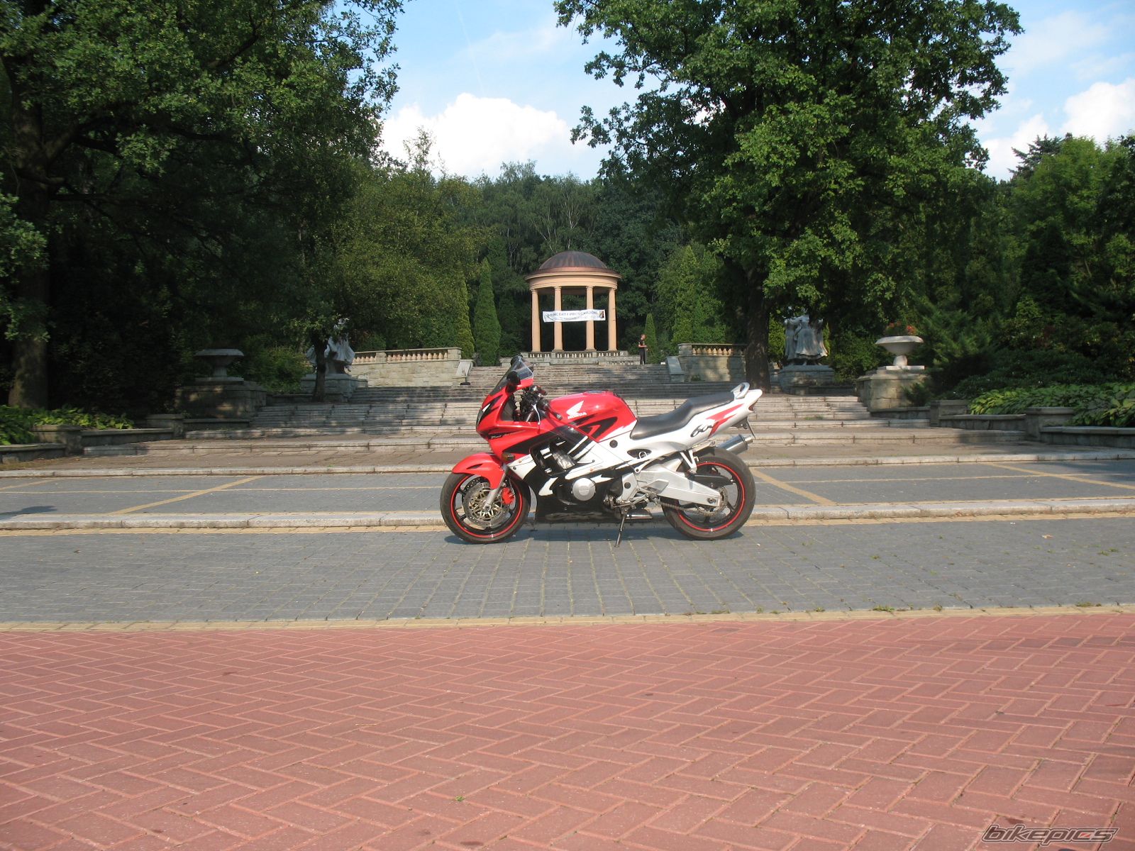 Photo 2443569