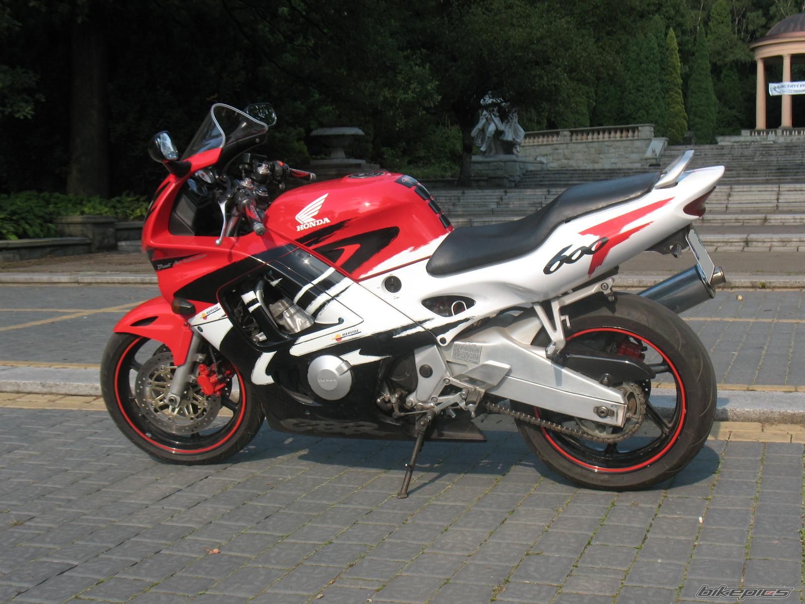Photo 2443572
