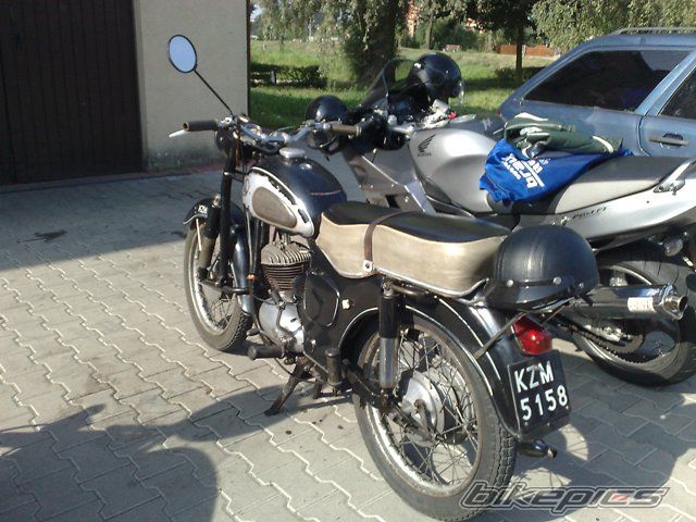 Photo 2443576