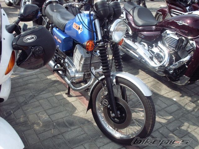 Photo 2443586