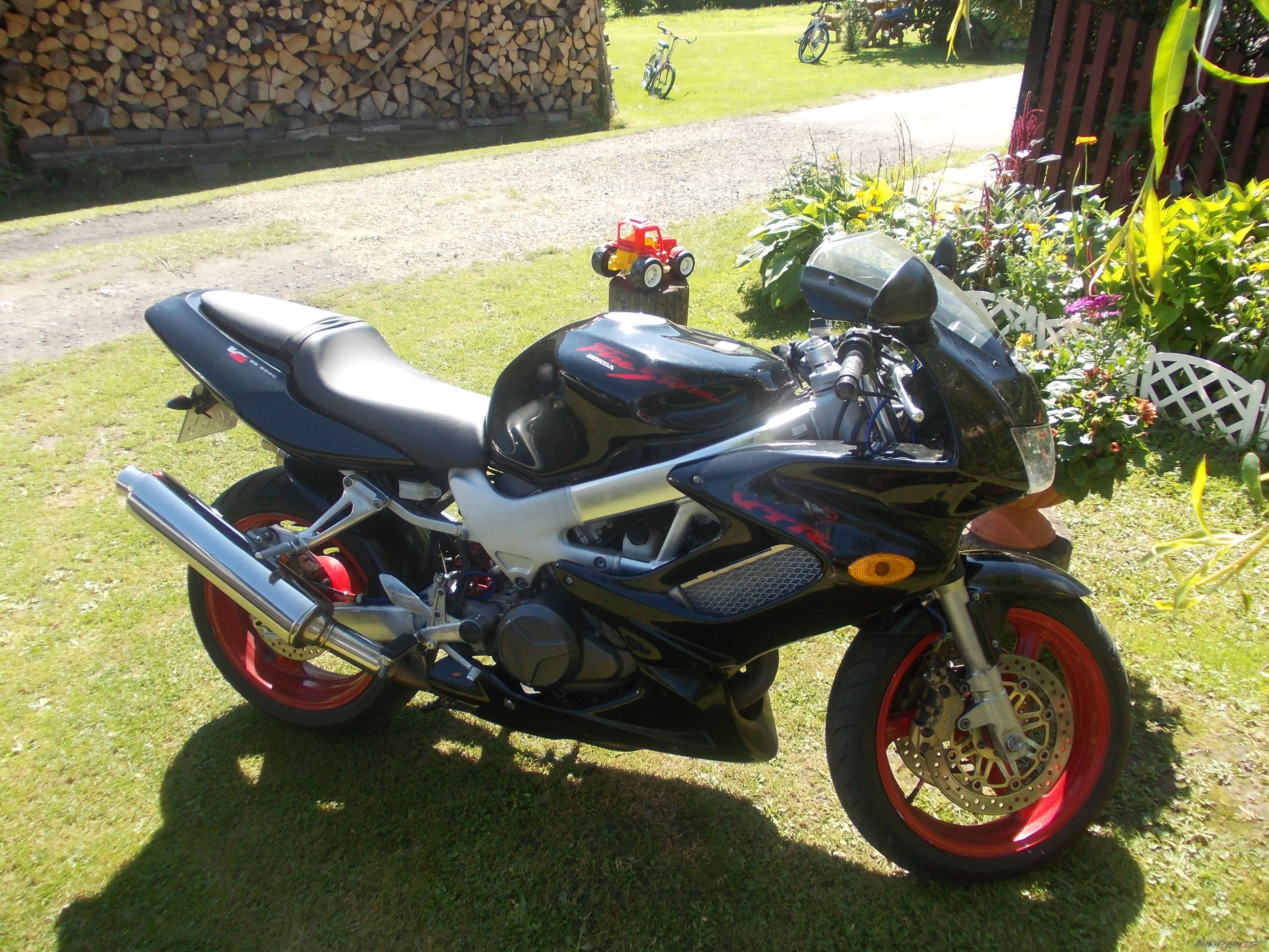 Photo 2444353