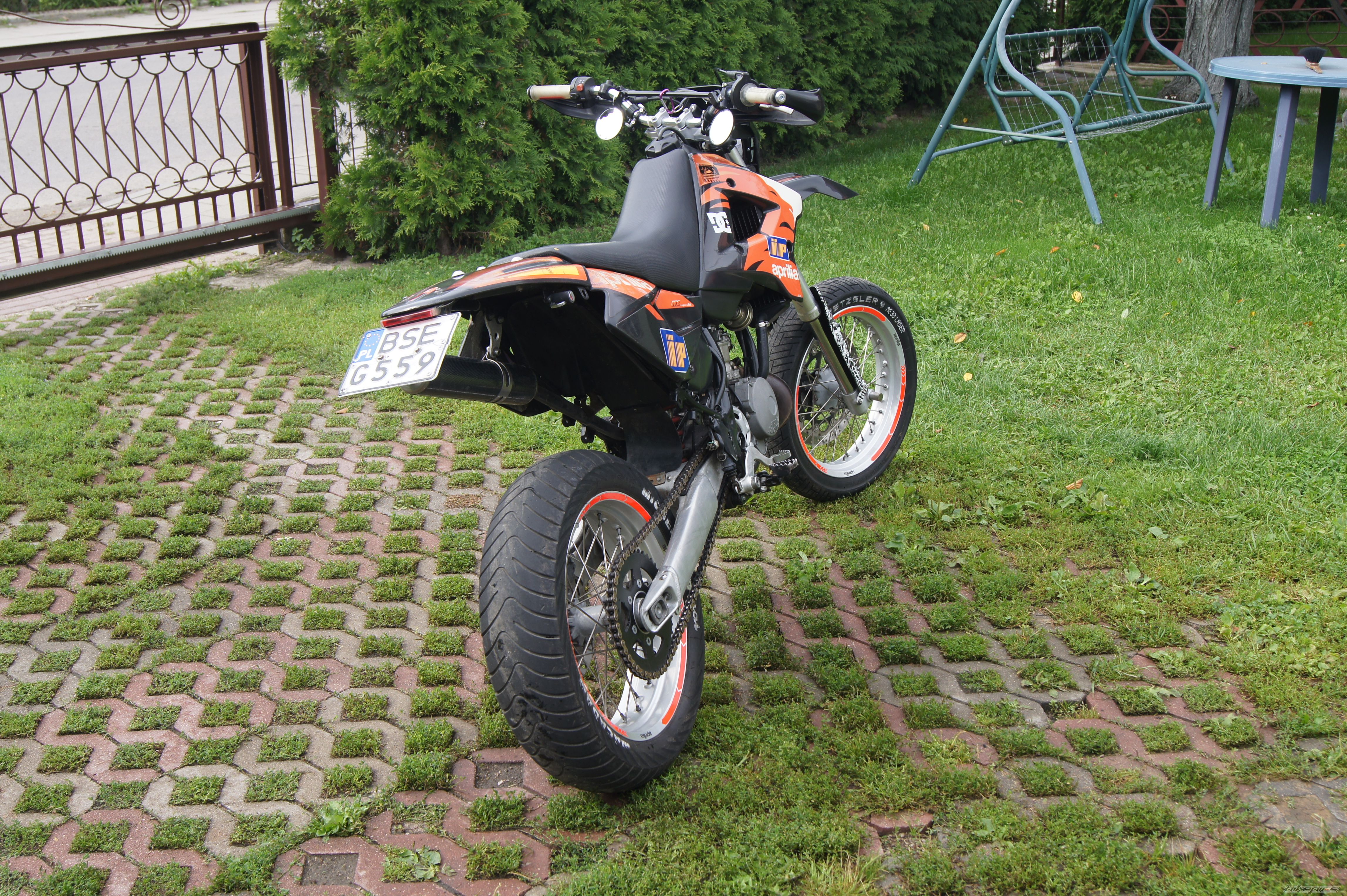 Photo 2444688