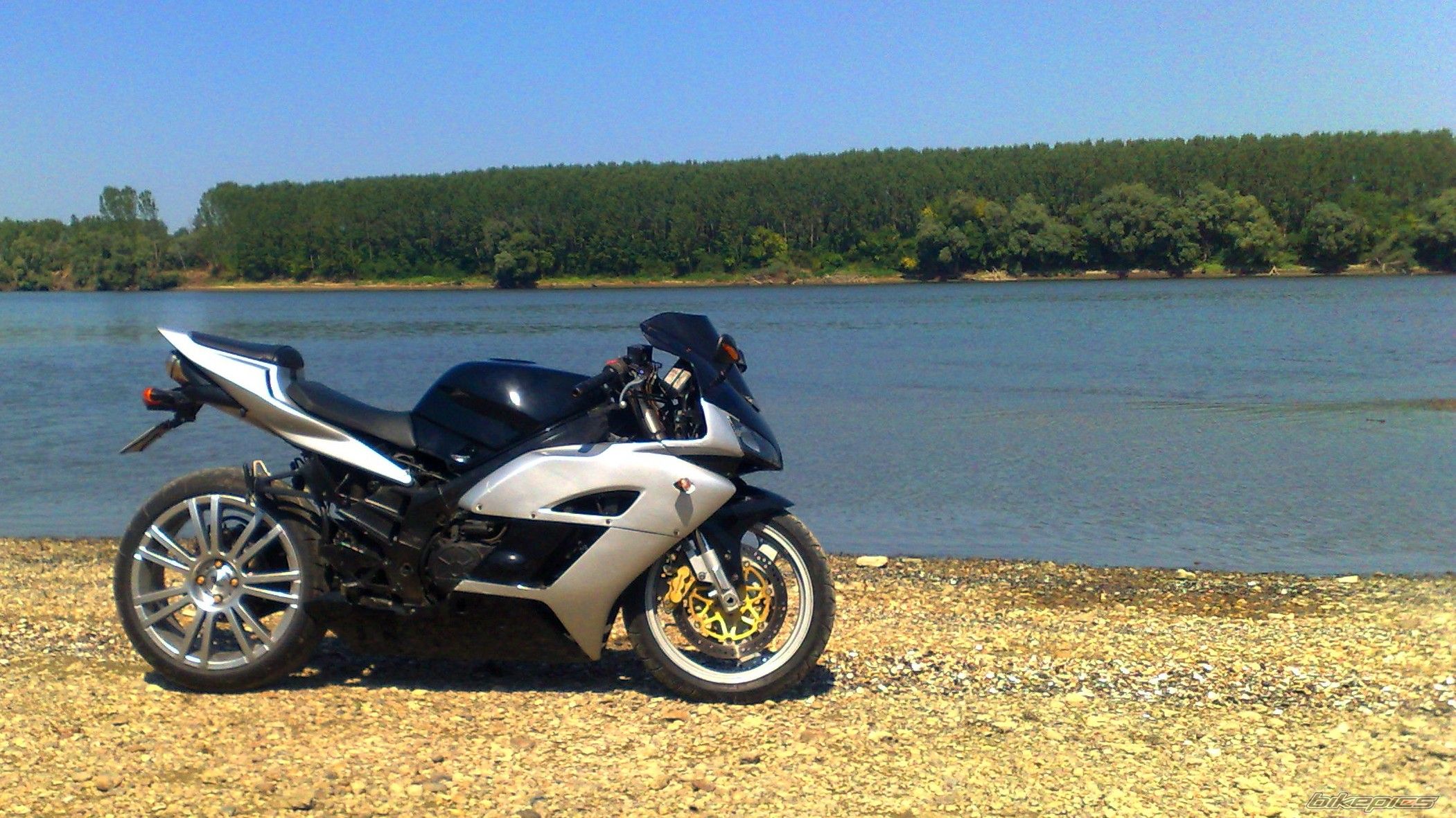 Photo 2445029