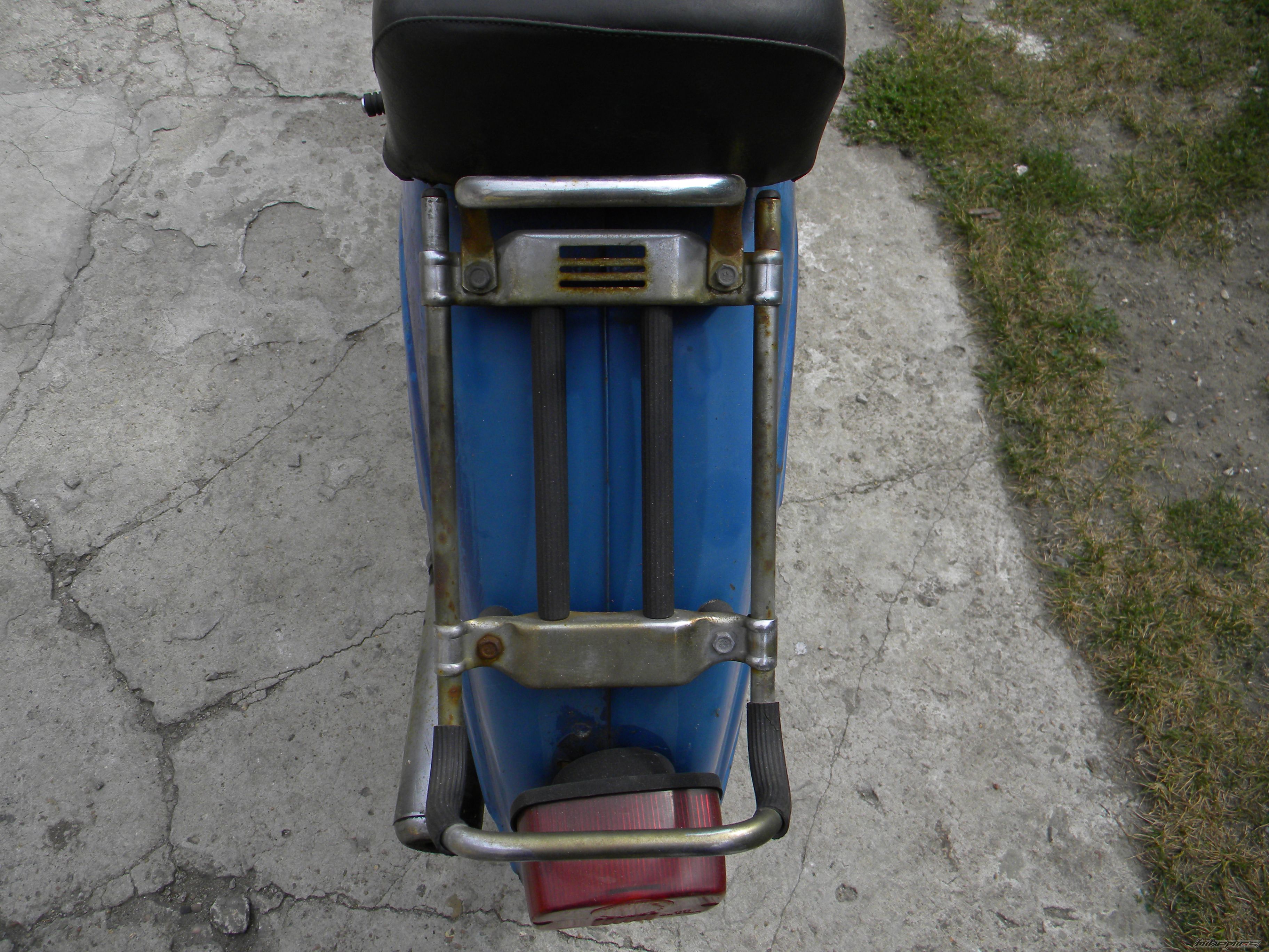 Photo 2446198
