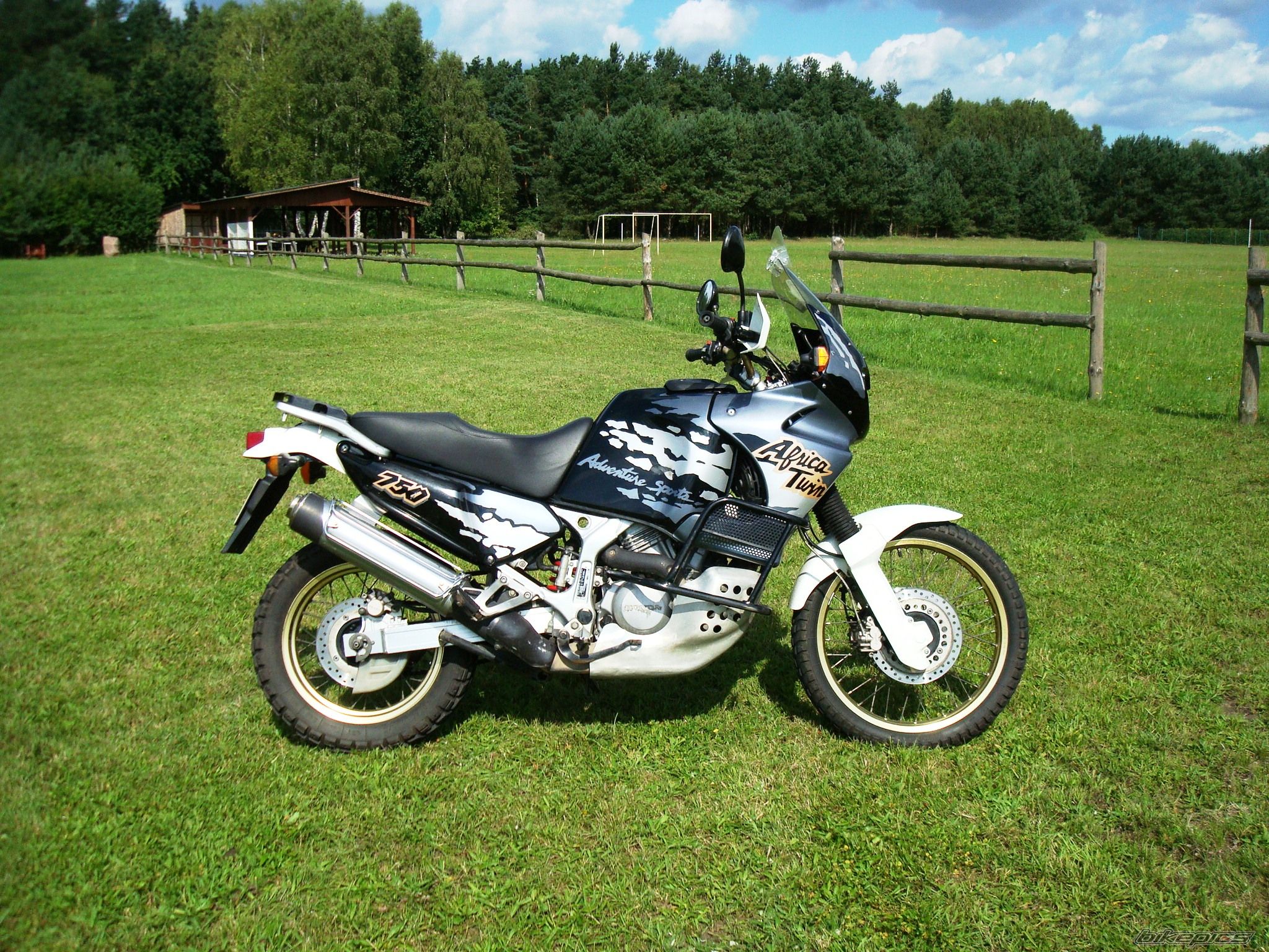Photo 2446252